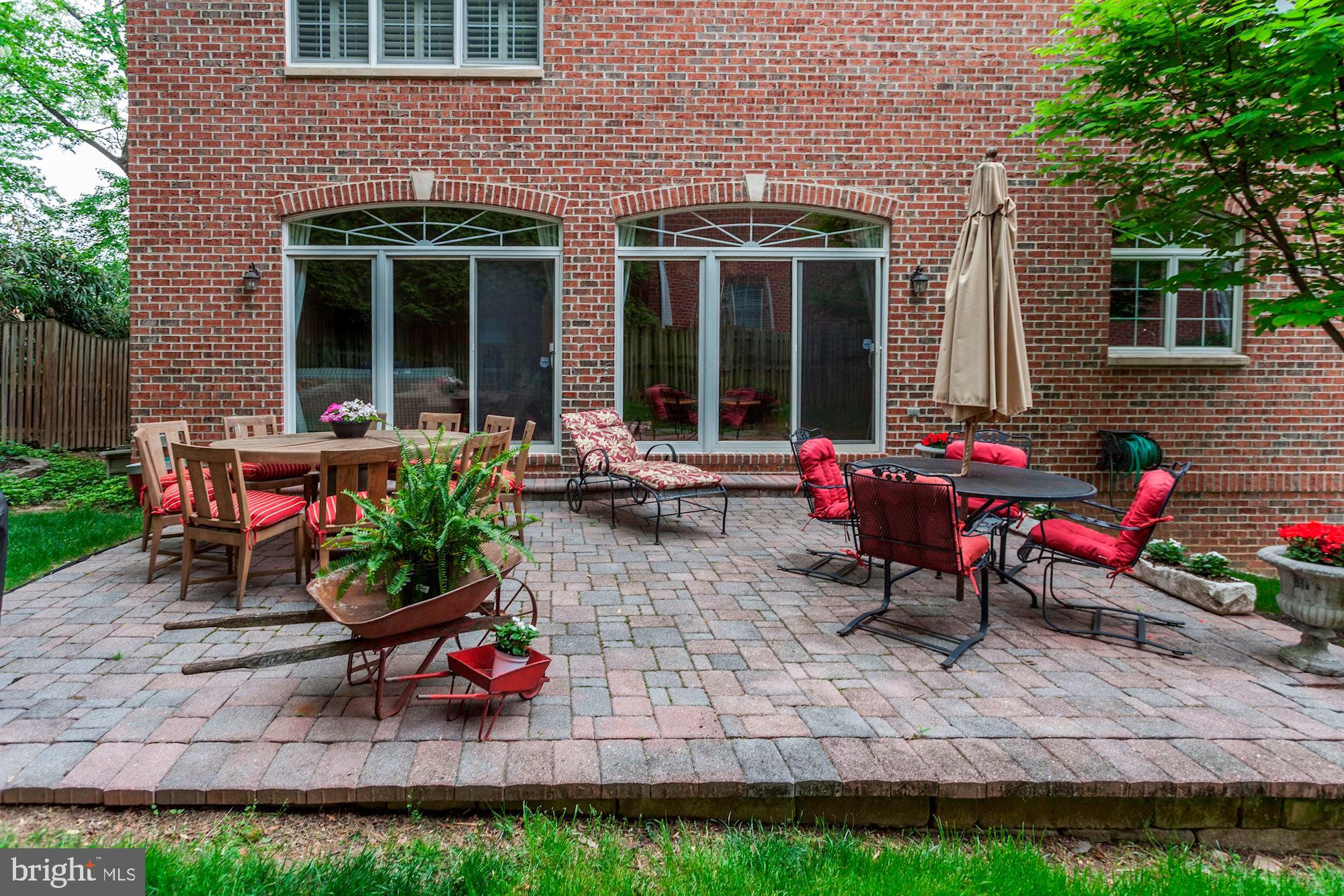 TARA MANOR - Residential