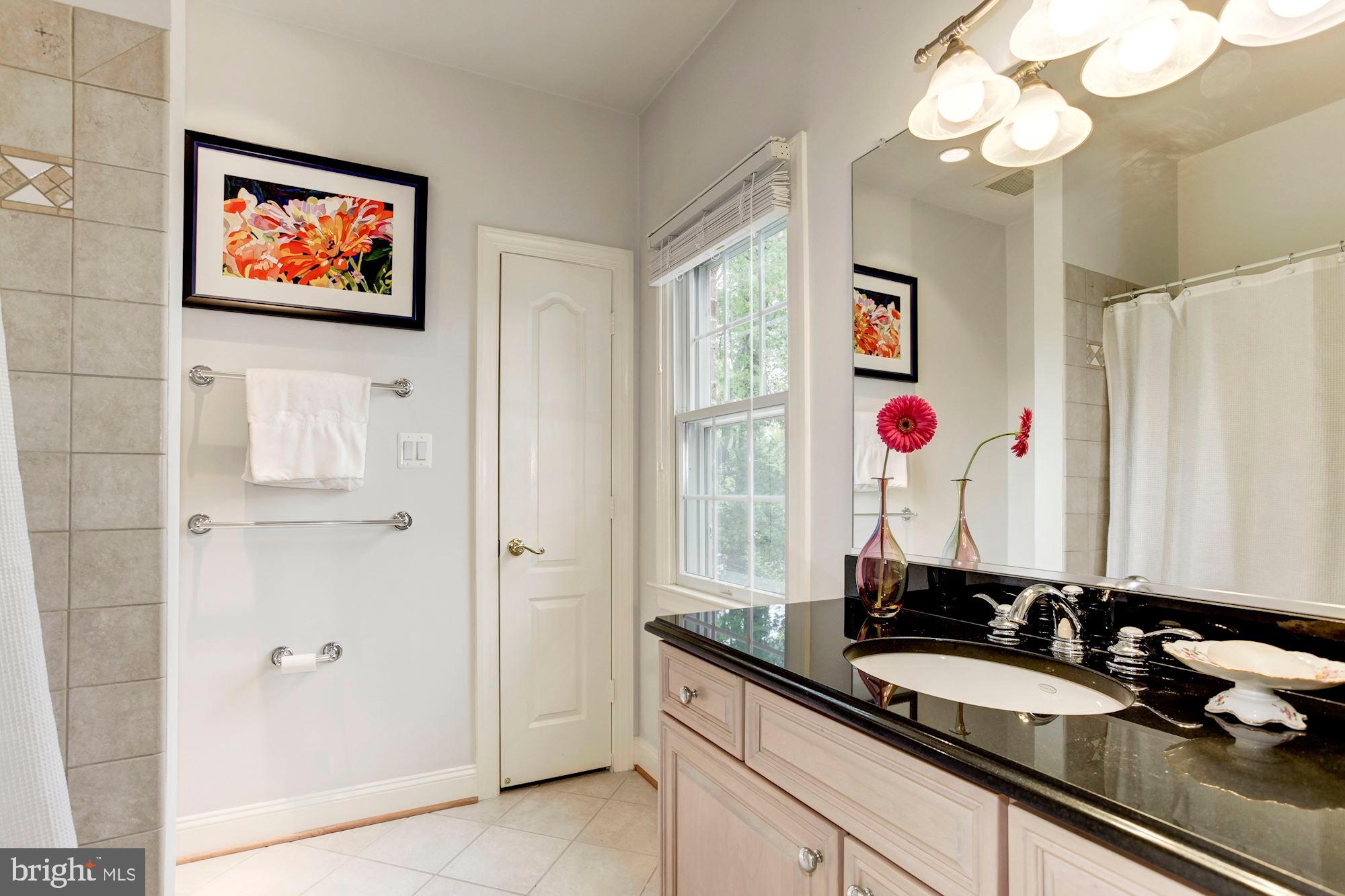 TARA MANOR - Residential