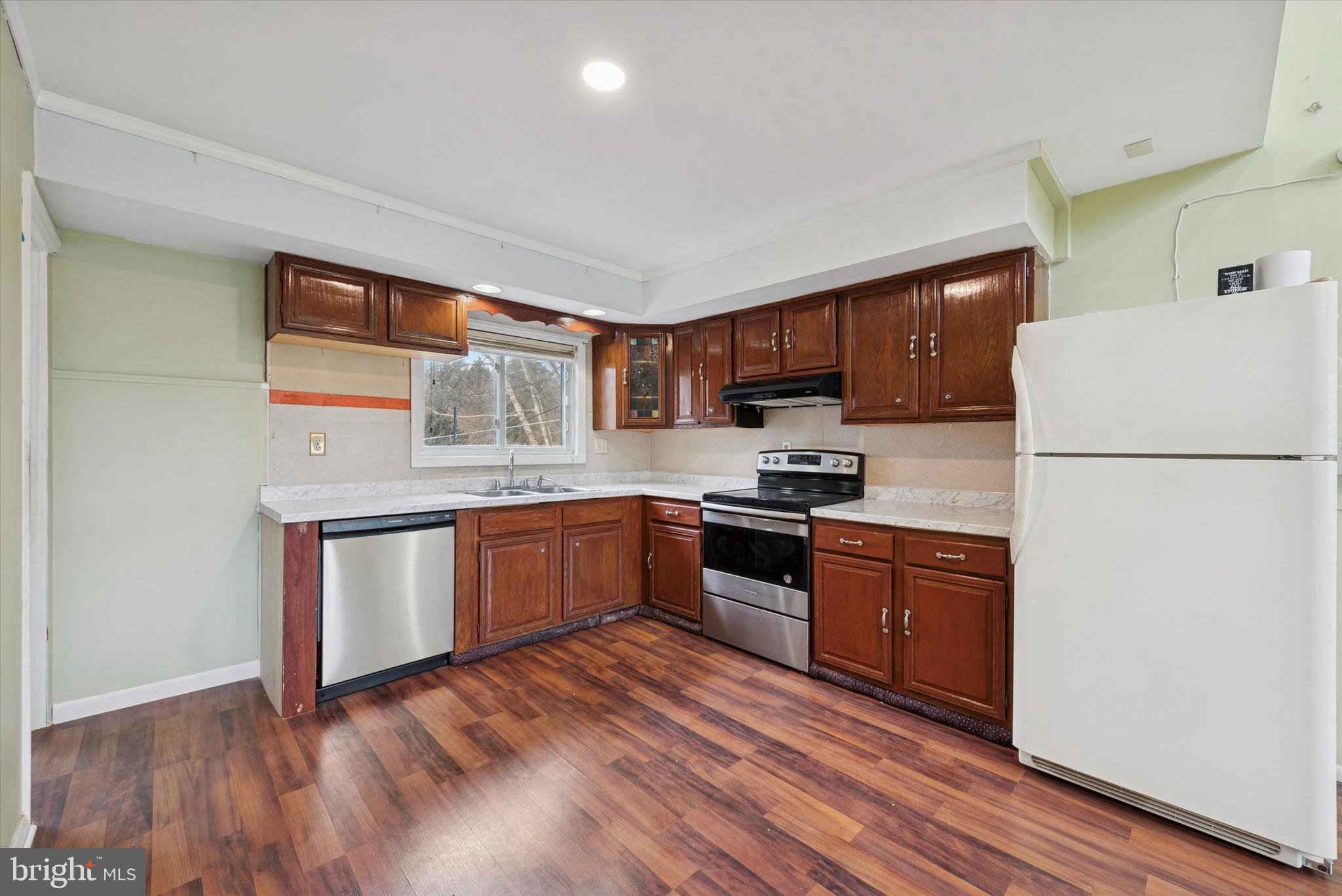 SUNSET GROVE - Residential