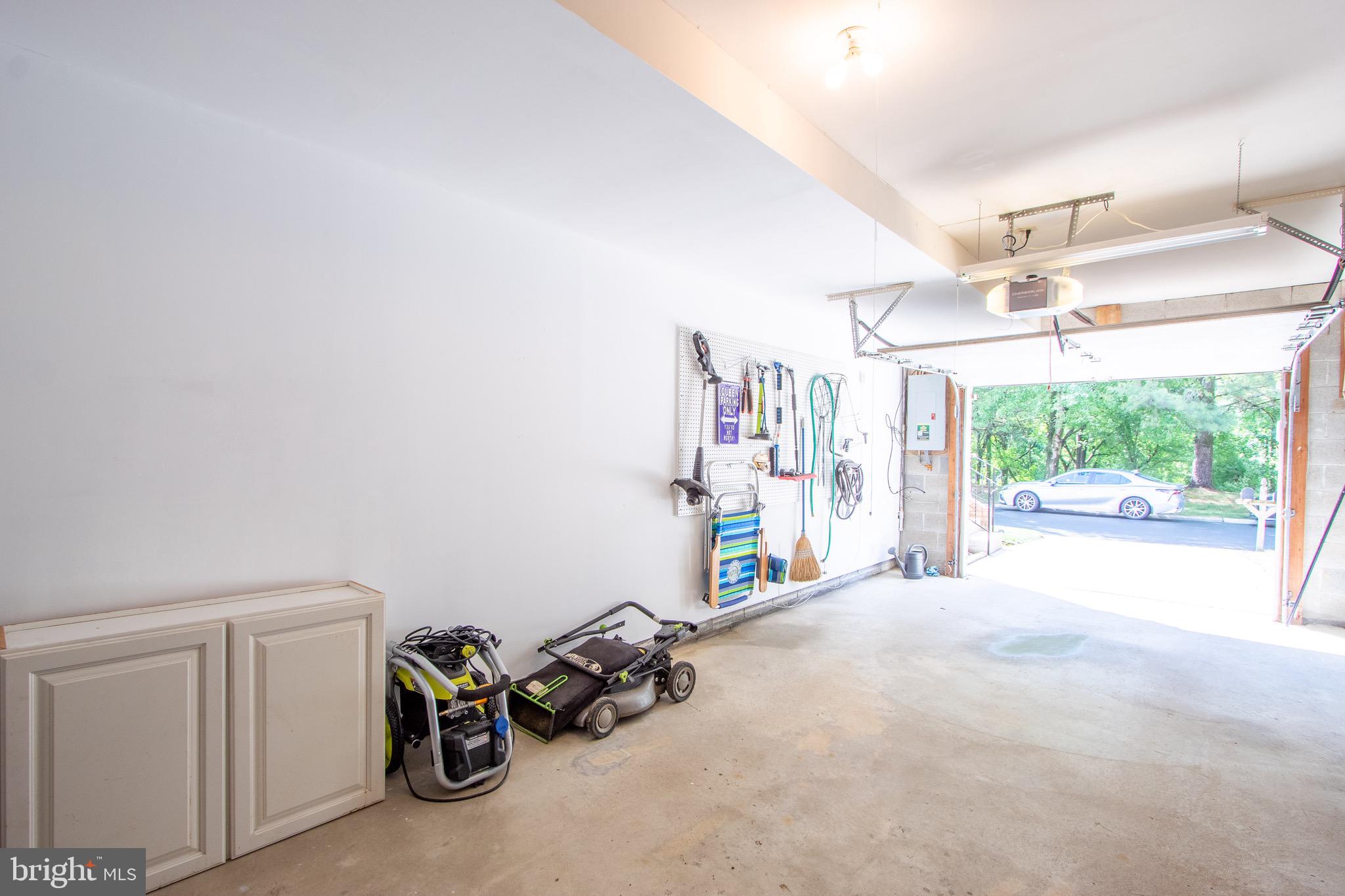 LIMESTONE HILLS - Residential