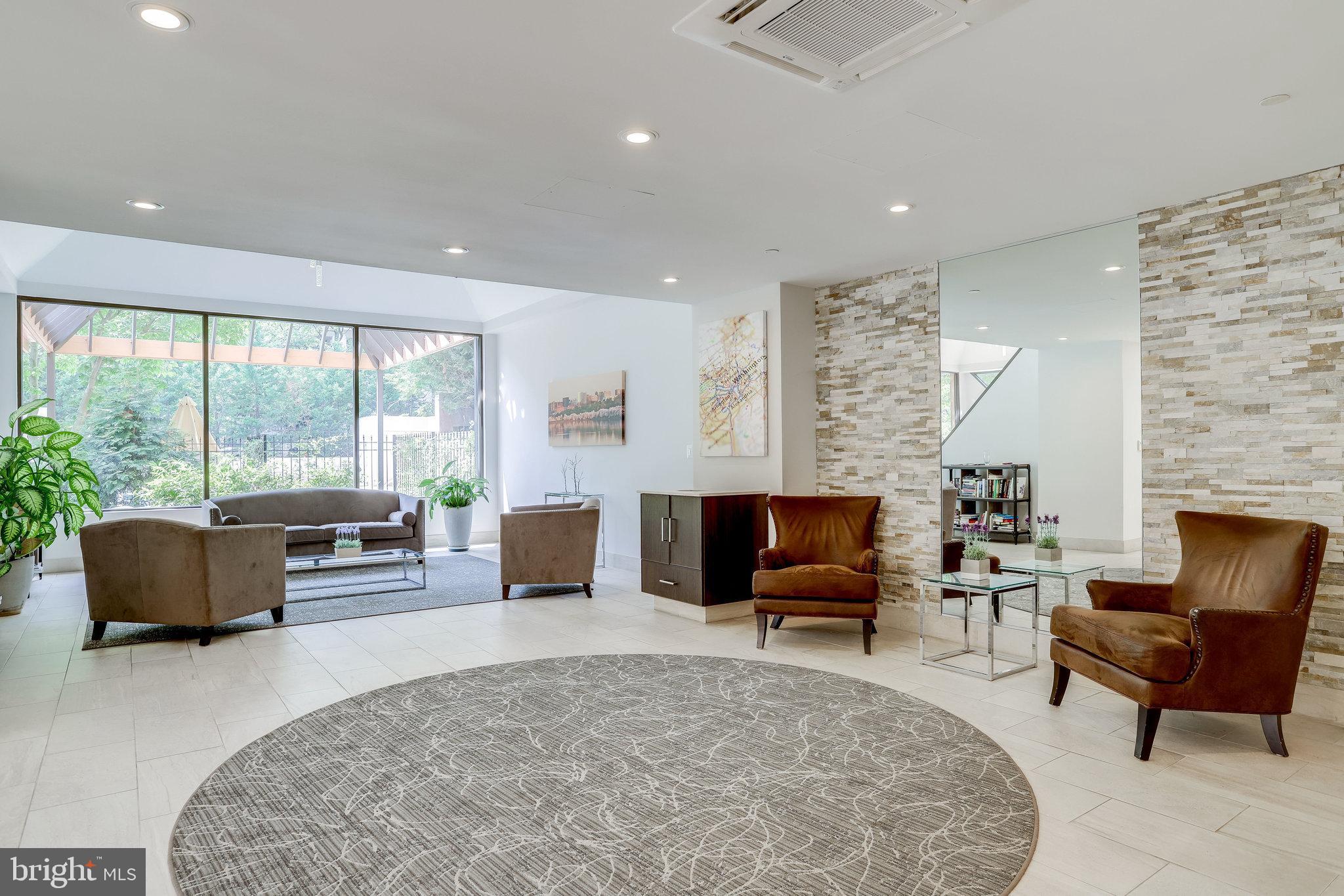 COURTHOUSE - Residential