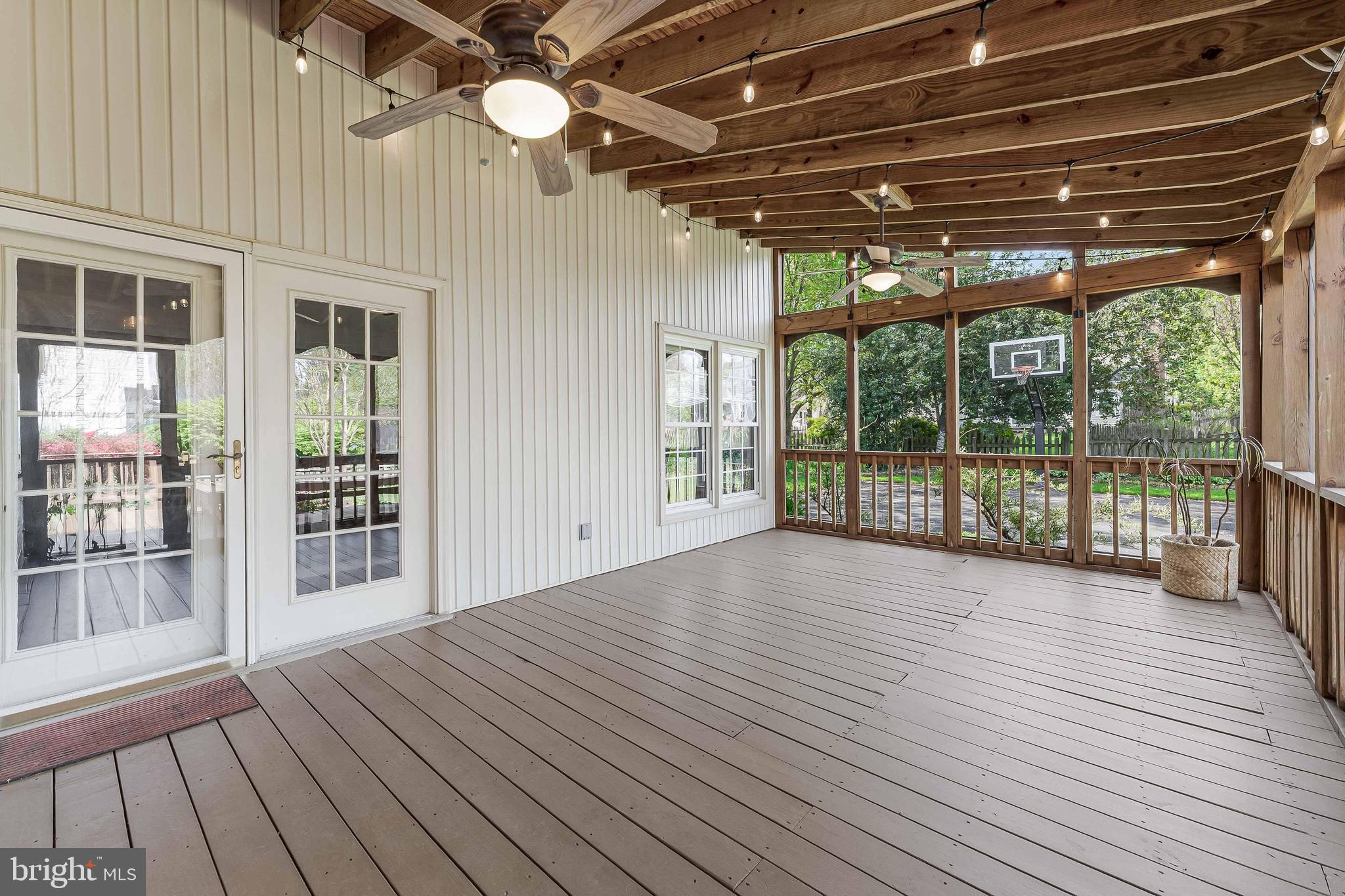 CHANTILLY HIGHLANDS - Residential