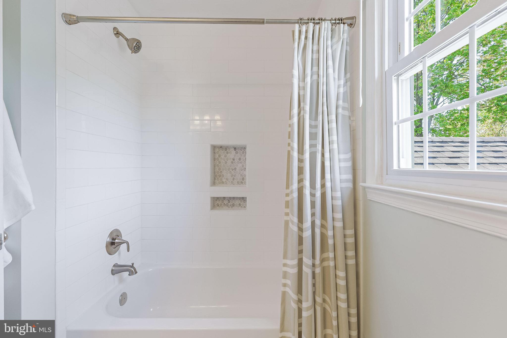 CHANTILLY HIGHLANDS - Residential