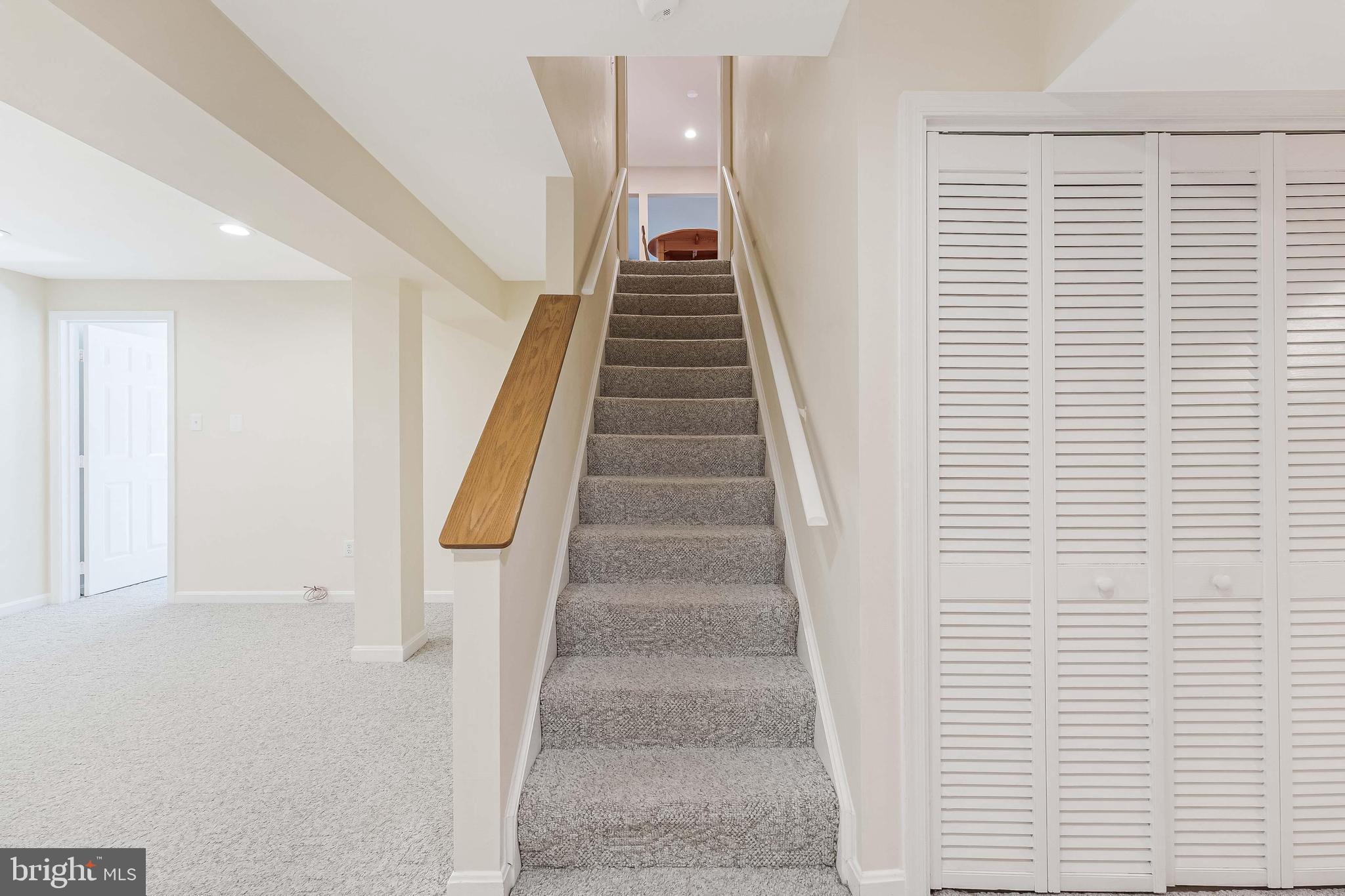 CHANTILLY HIGHLANDS - Residential