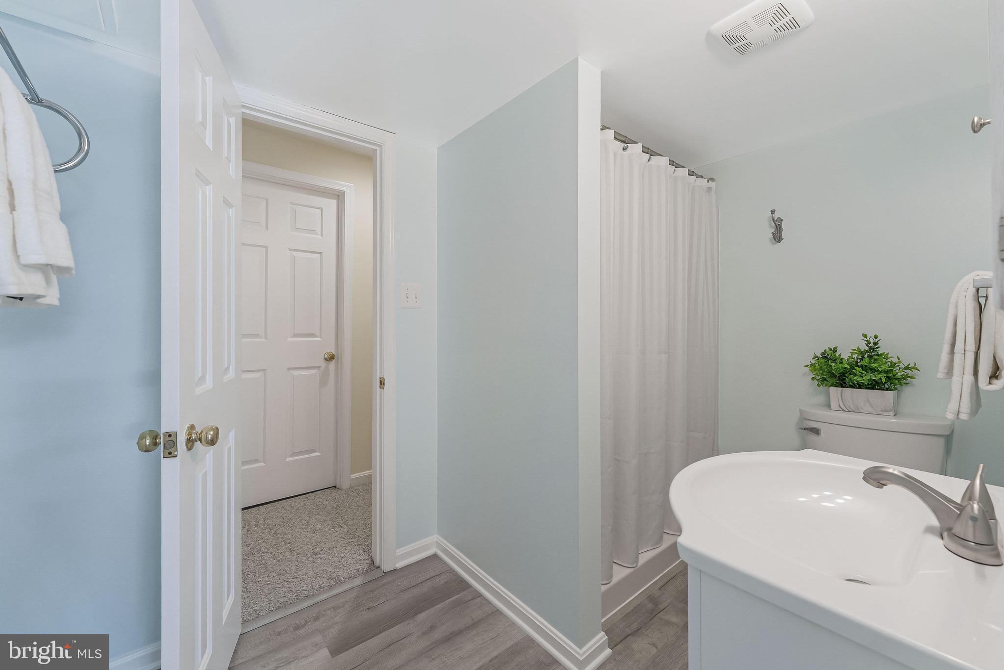 CHANTILLY HIGHLANDS - Residential