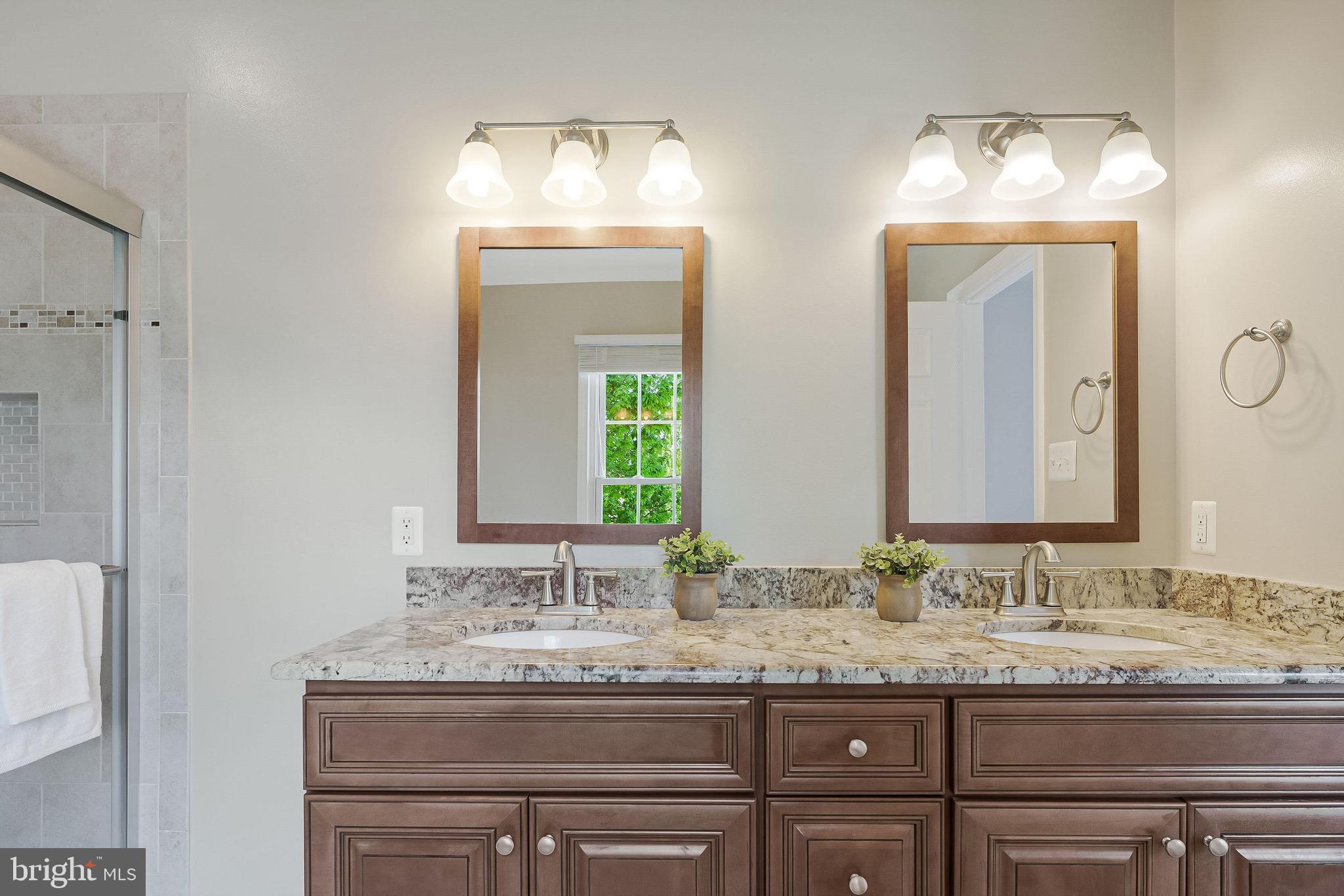 CHANTILLY HIGHLANDS - Residential