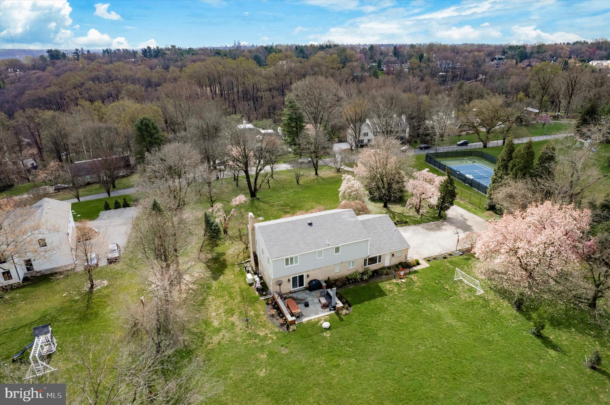 GLADWYNE - Residential