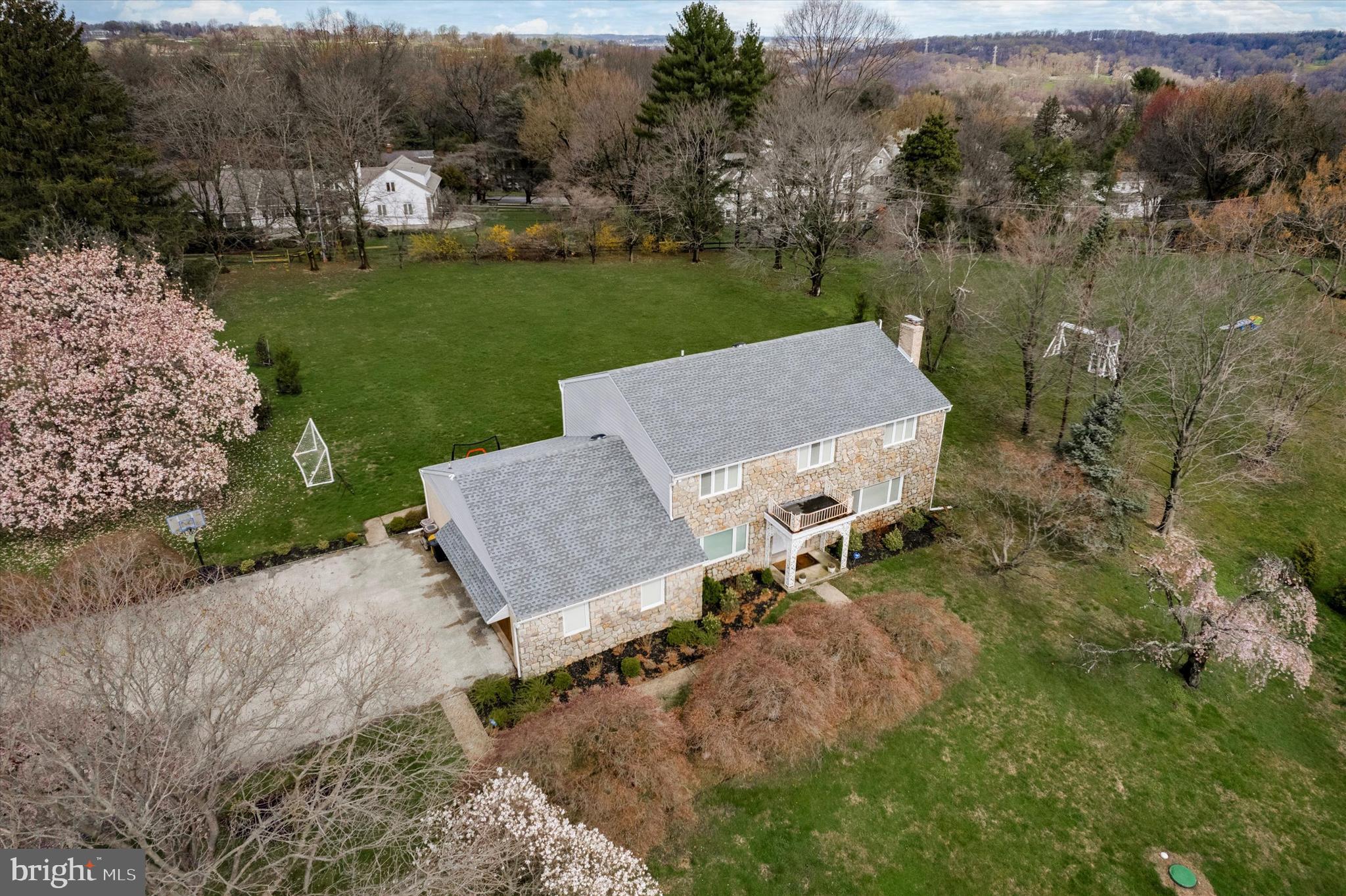 GLADWYNE - Residential