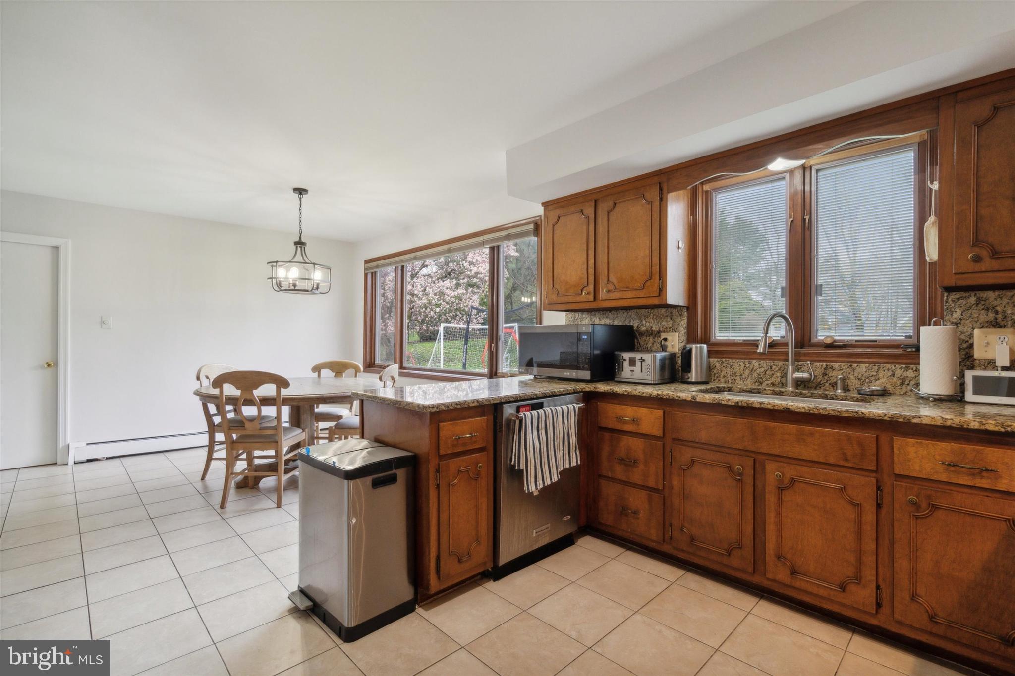 GLADWYNE - Residential