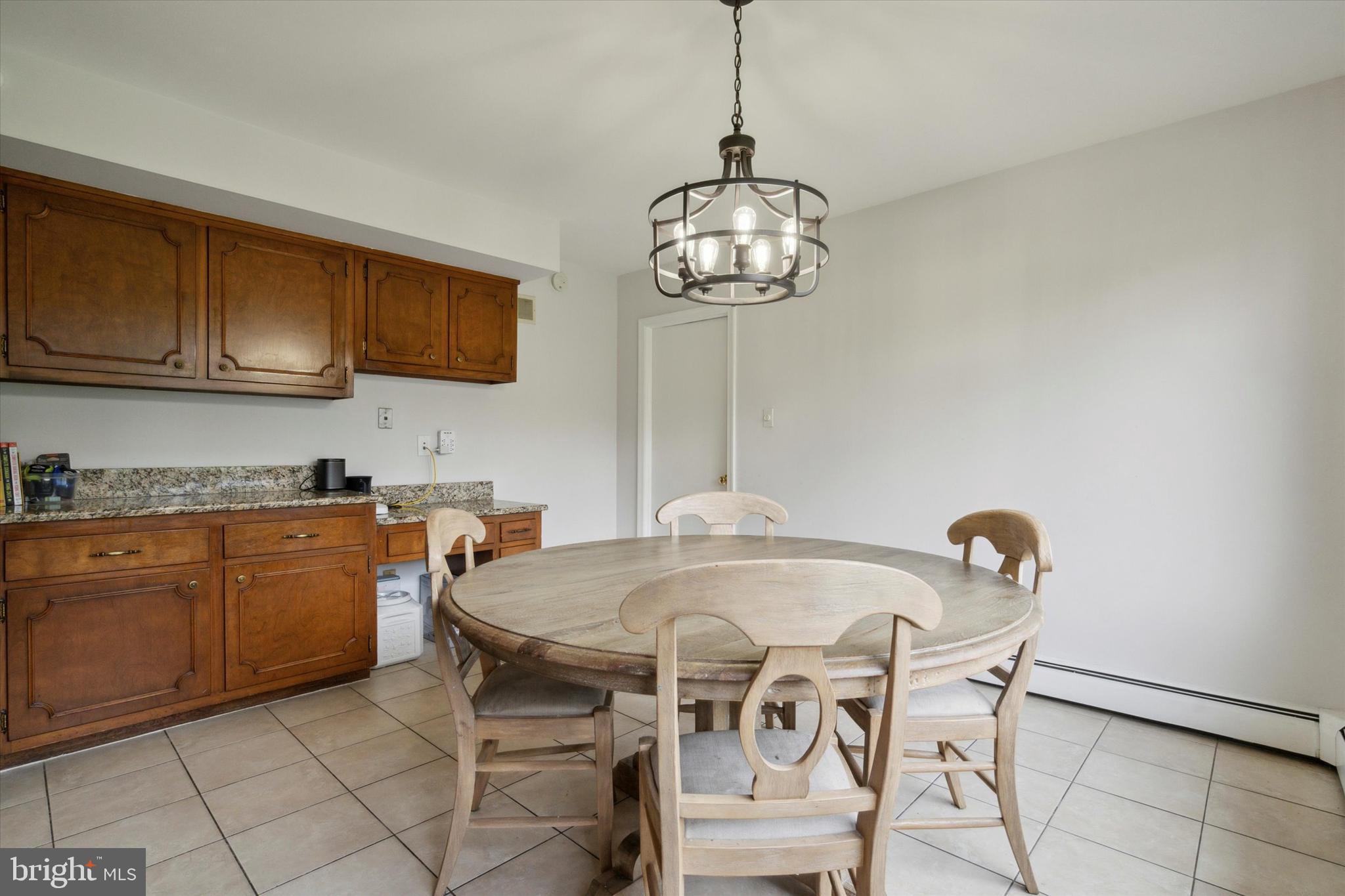 GLADWYNE - Residential