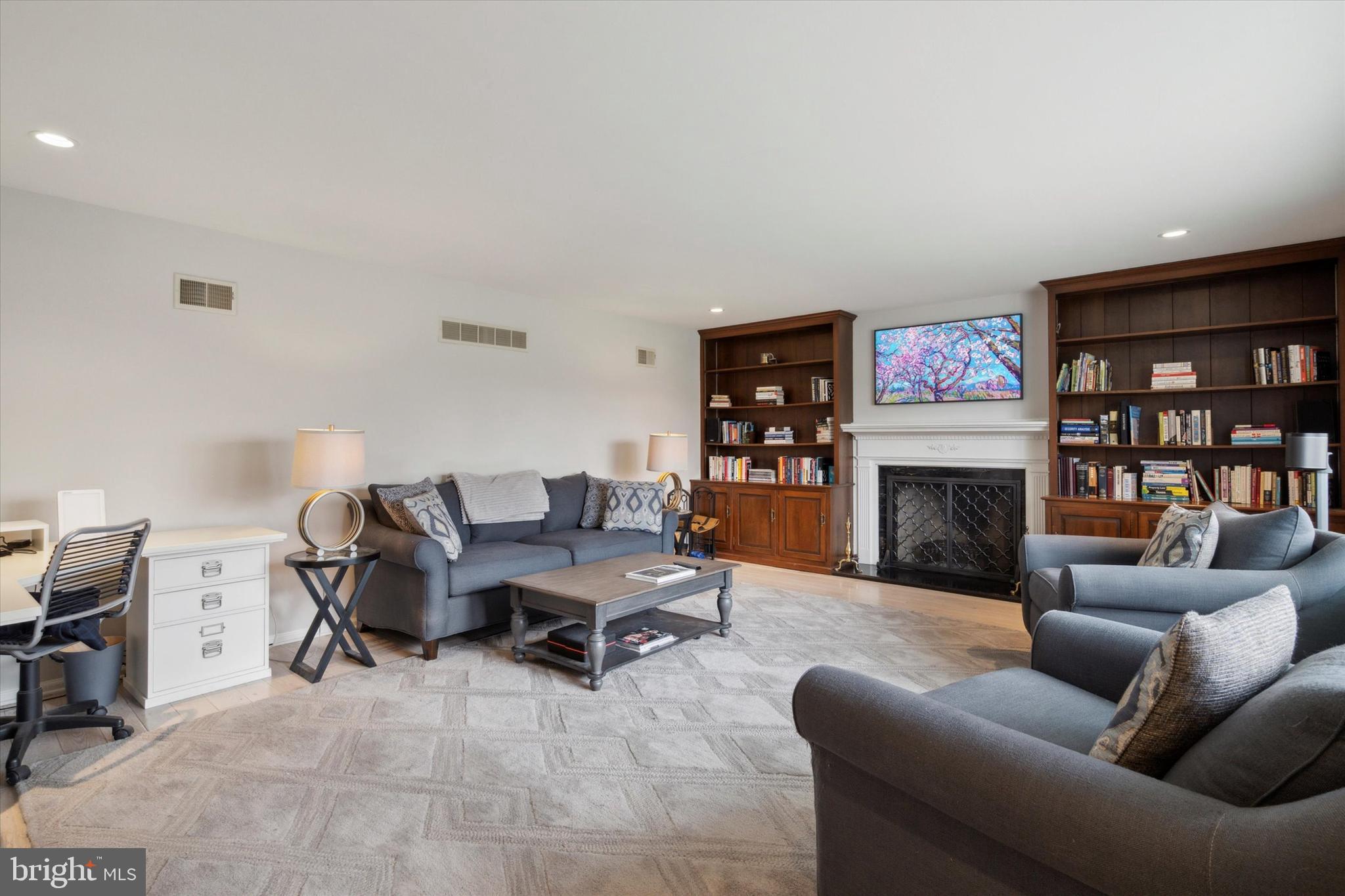 GLADWYNE - Residential