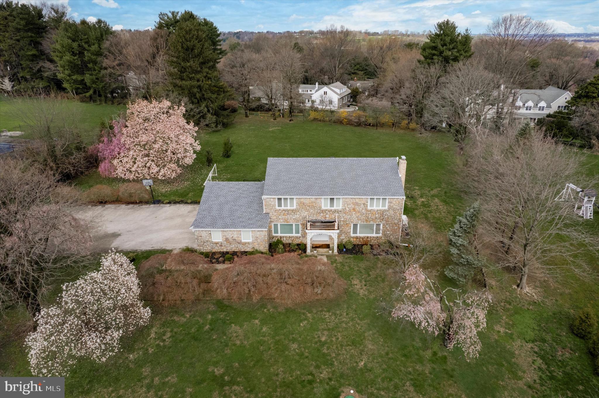 GLADWYNE - Residential