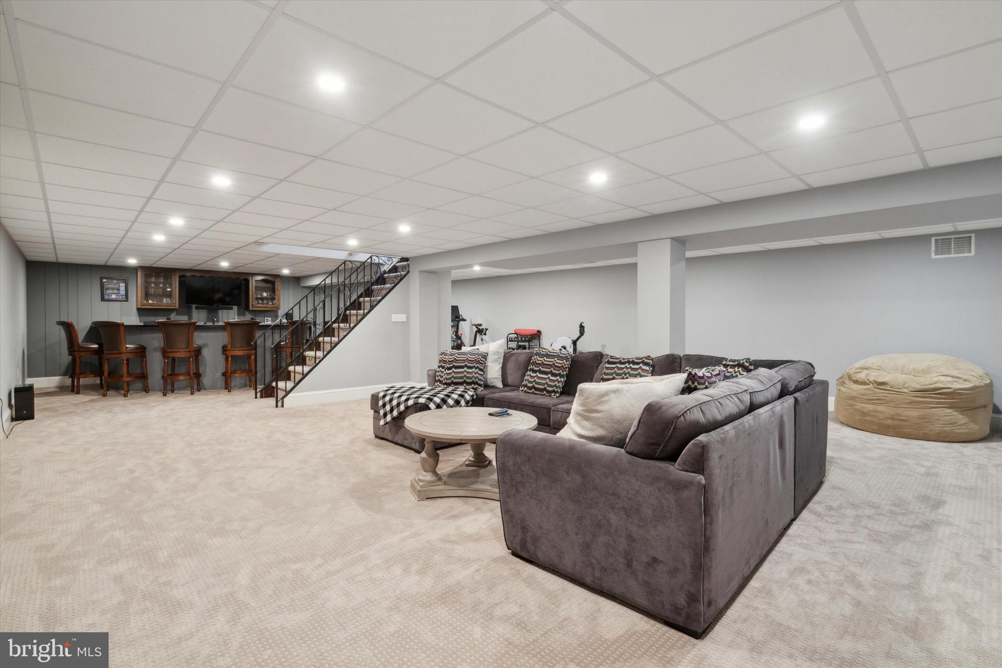 GLADWYNE - Residential