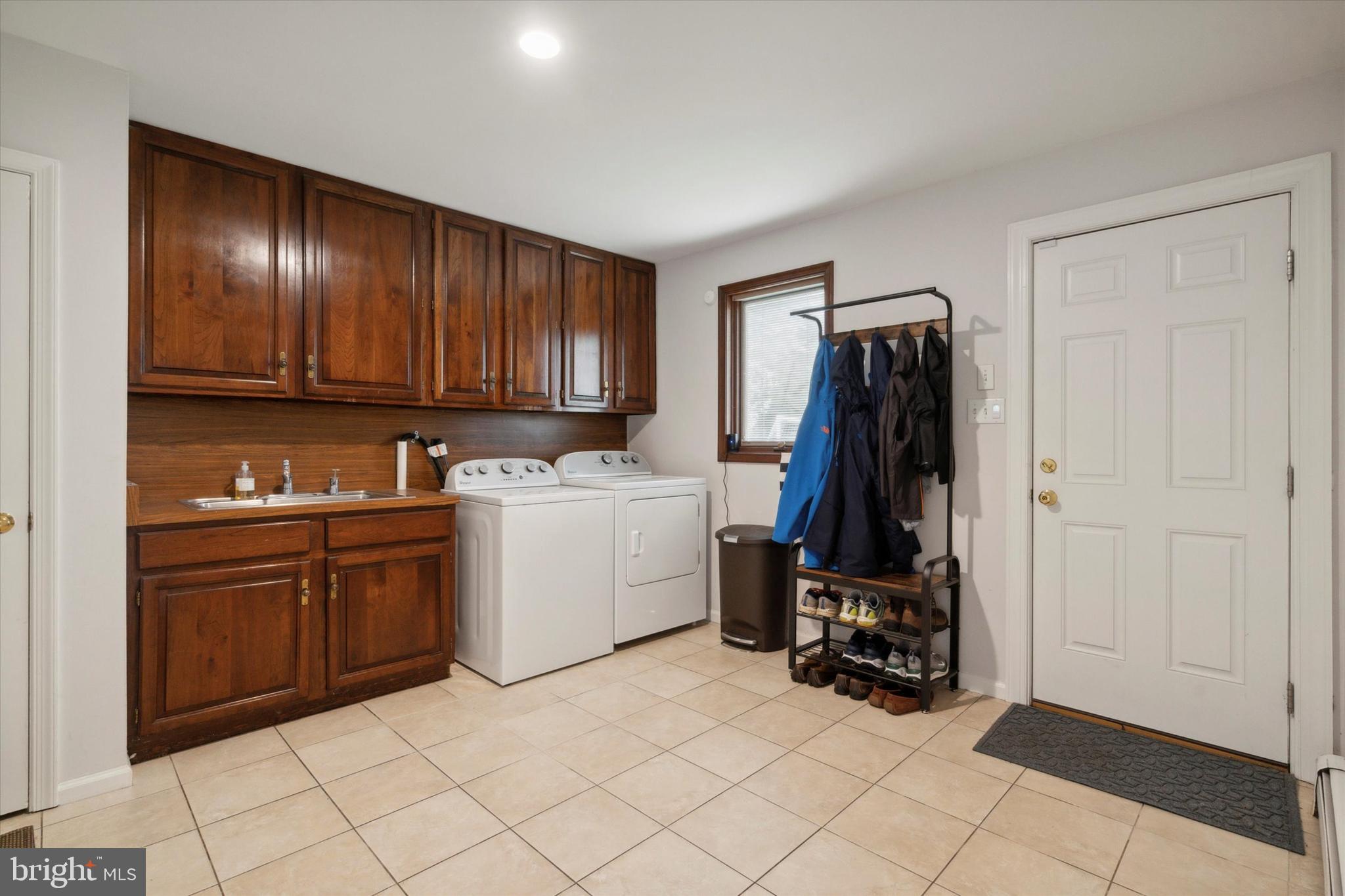 GLADWYNE - Residential