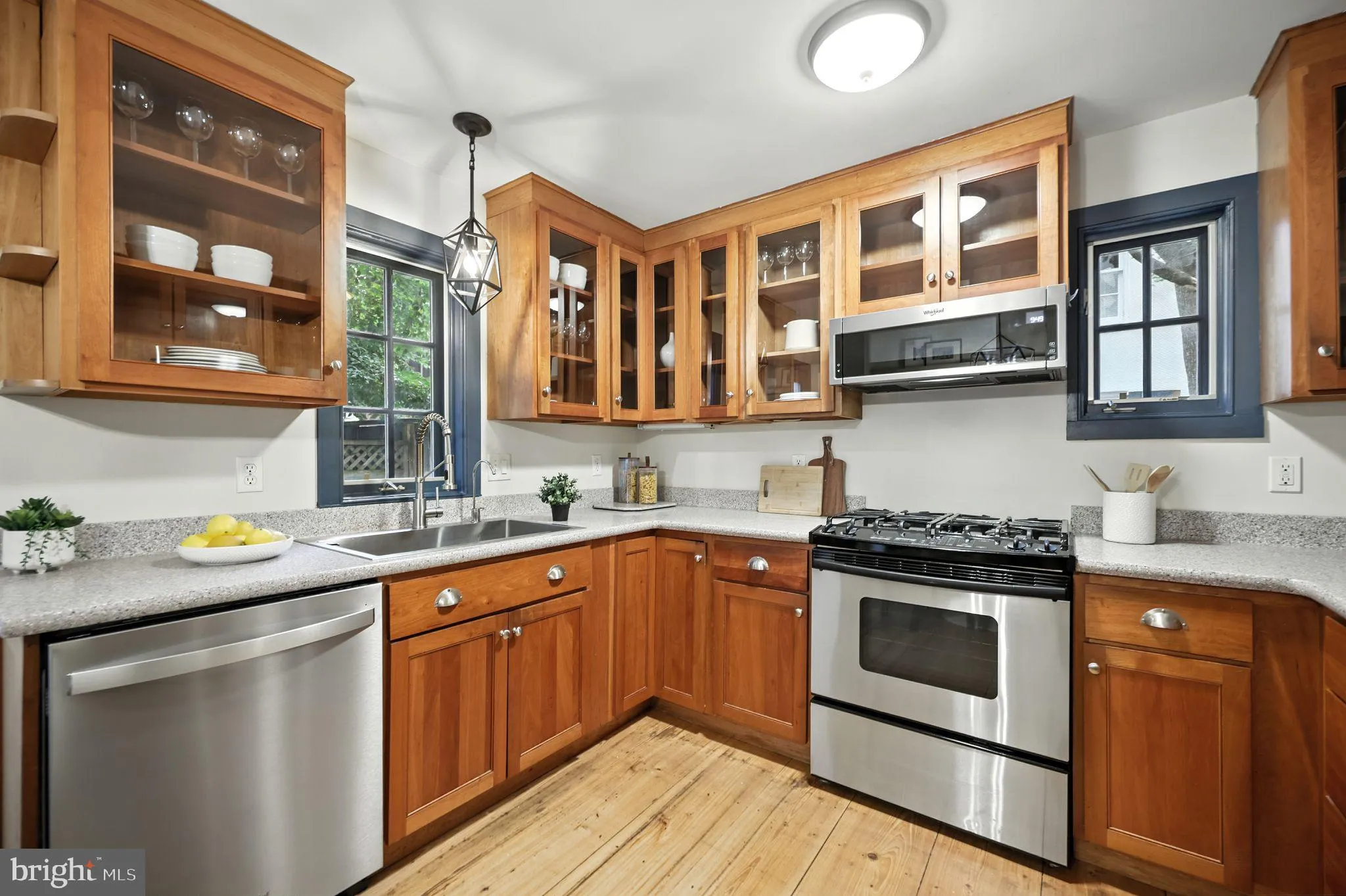 Philadelphia, Pennsylvania 19147, United States, 3 Bedrooms Bedrooms, ,1 BathroomBathrooms,Residential,Contingent,197145