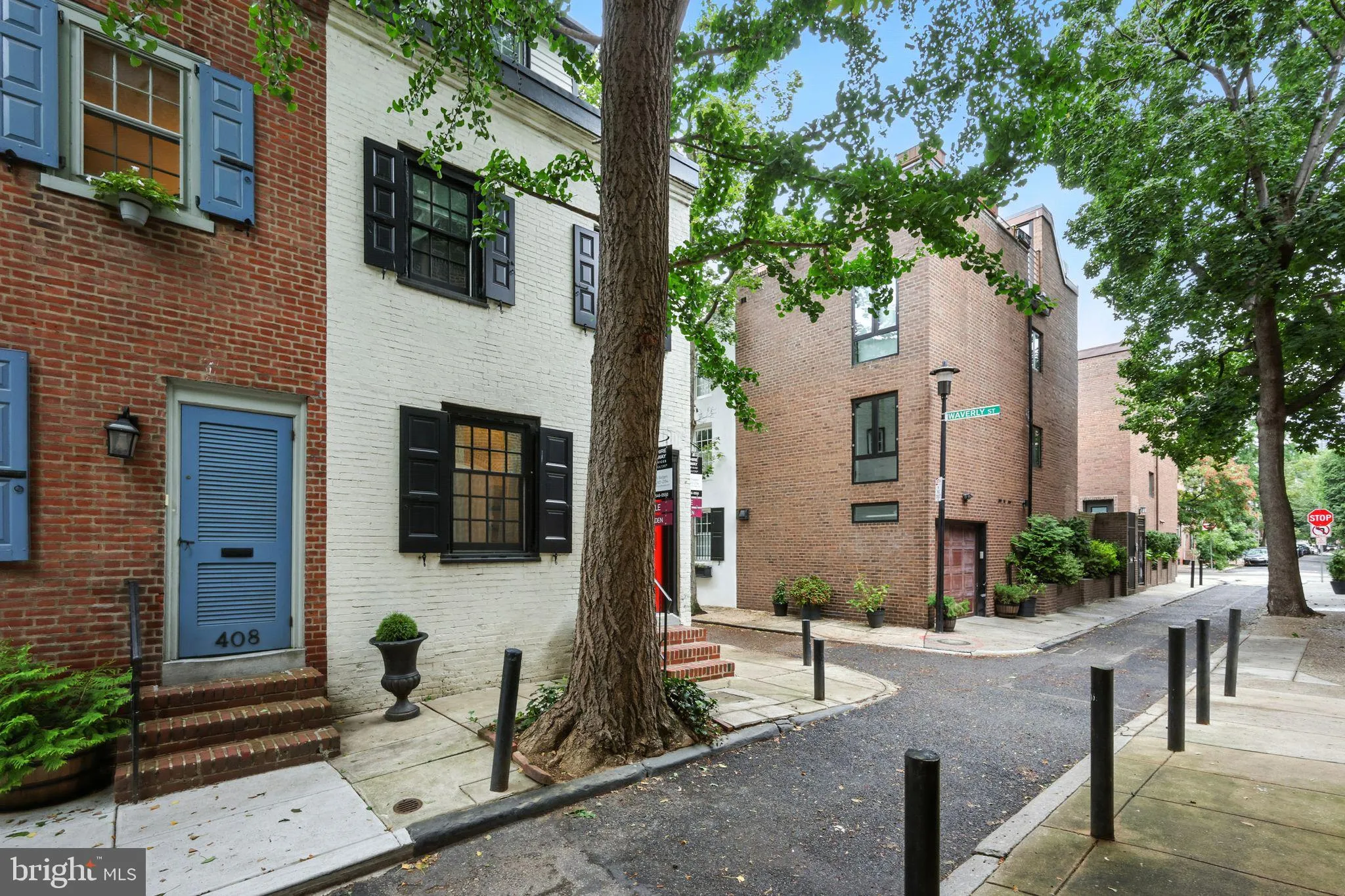 Philadelphia, Pennsylvania 19147, United States, 3 Bedrooms Bedrooms, ,1 BathroomBathrooms,Residential,Contingent,197145