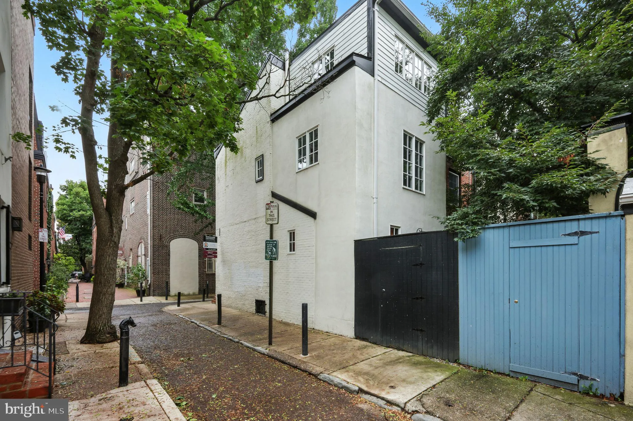 Philadelphia, Pennsylvania 19147, United States, 3 Bedrooms Bedrooms, ,1 BathroomBathrooms,Residential,Contingent,197145