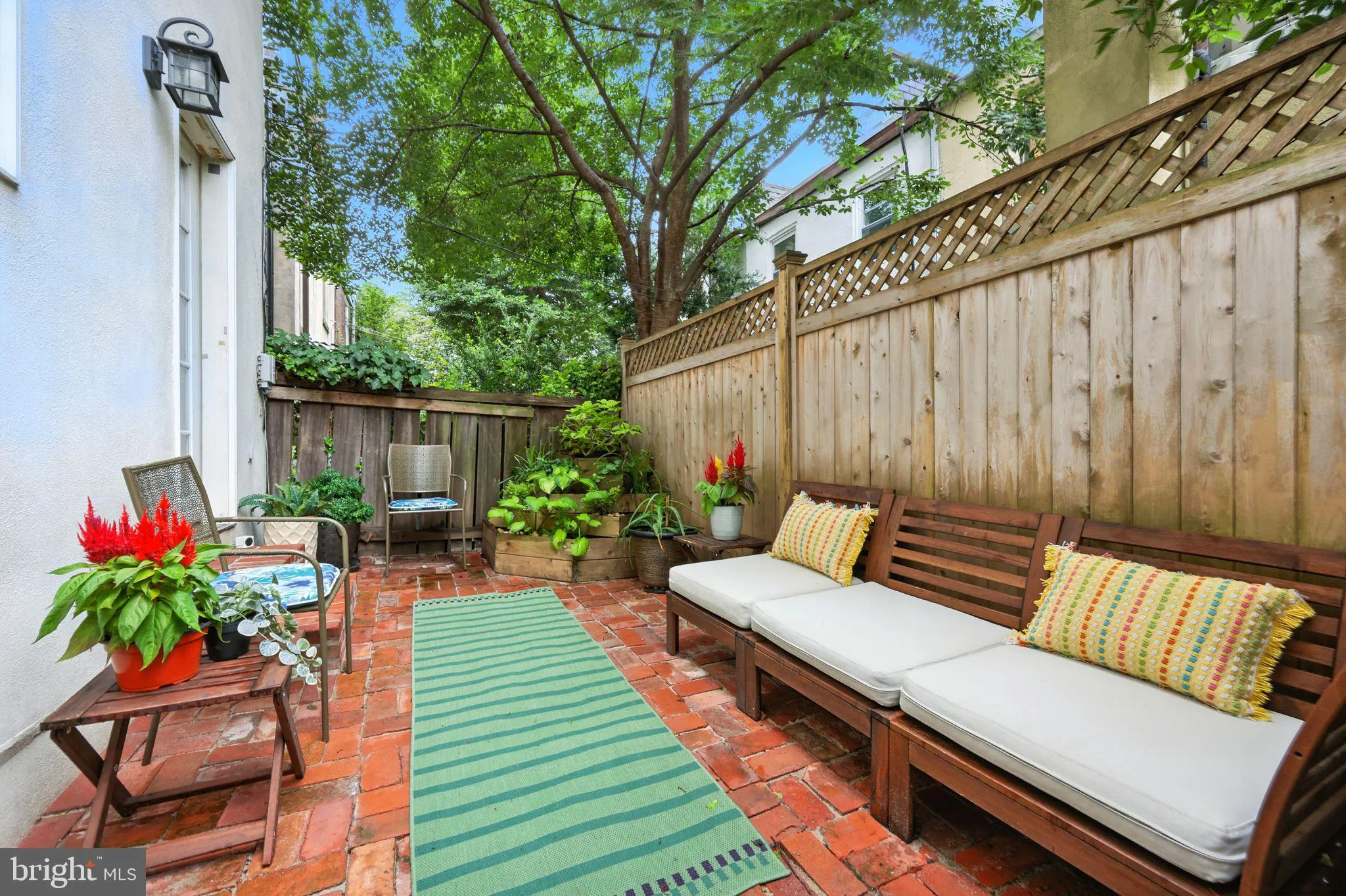 Philadelphia, Pennsylvania 19147, United States, 3 Bedrooms Bedrooms, ,1 BathroomBathrooms,Residential,Contingent,197145