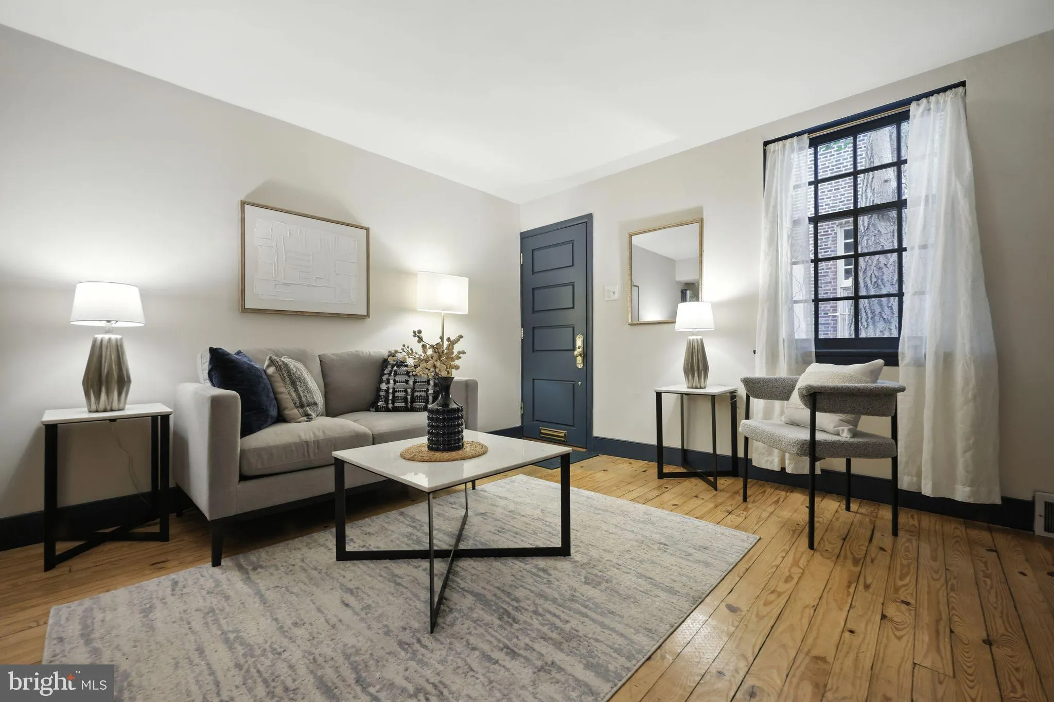 Philadelphia, Pennsylvania 19147, United States, 3 Bedrooms Bedrooms, ,1 BathroomBathrooms,Residential,Contingent,197145