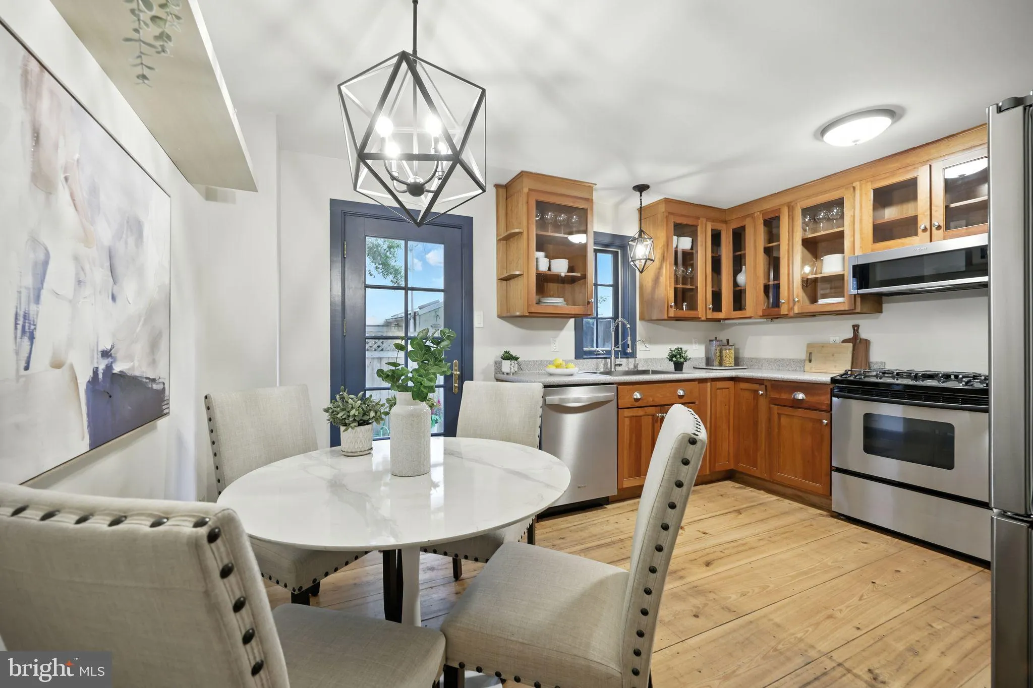 Philadelphia, Pennsylvania 19147, United States, 3 Bedrooms Bedrooms, ,1 BathroomBathrooms,Residential,Contingent,197145