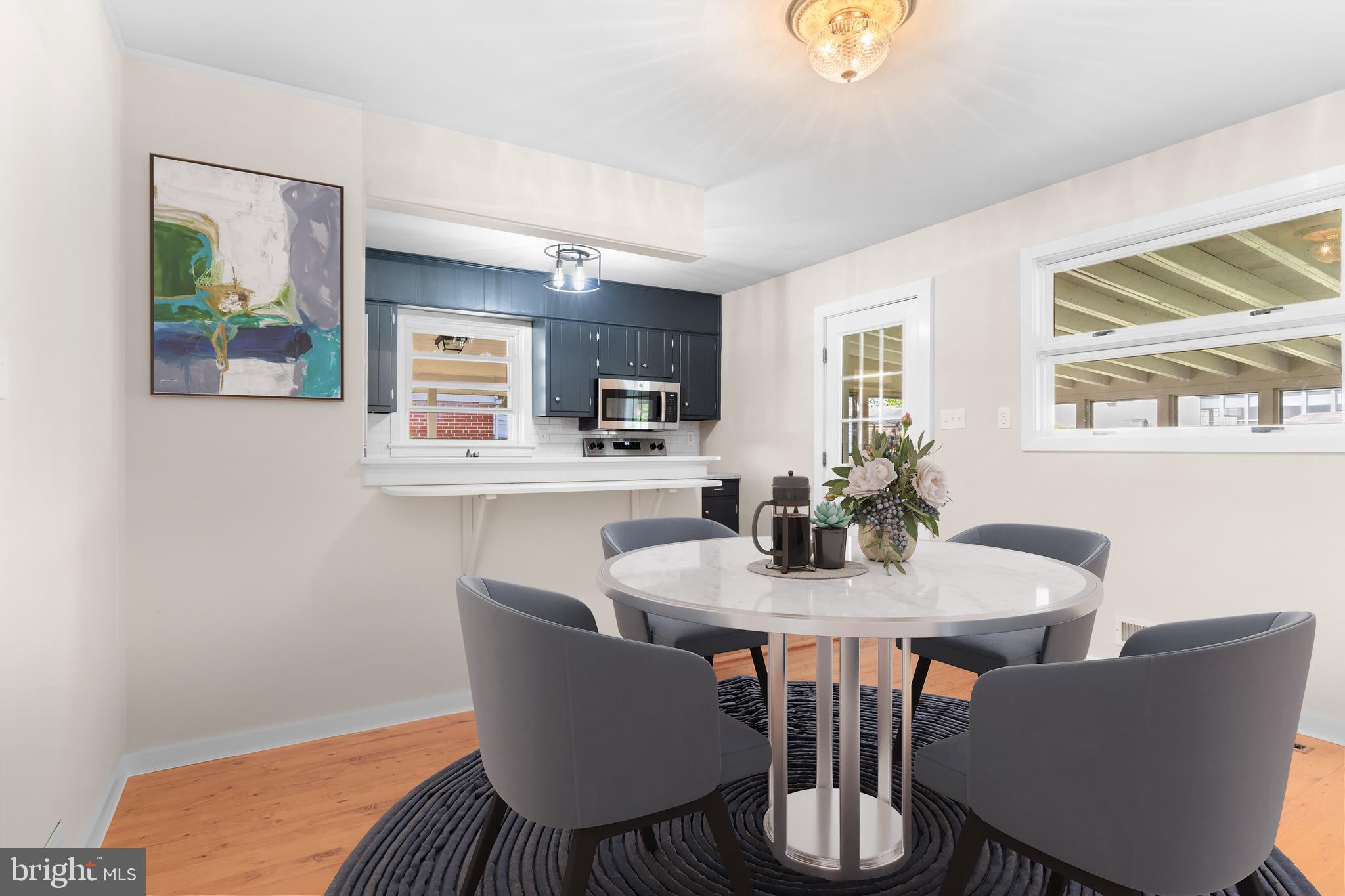 COUNTRY CLUB MANOR - Residential