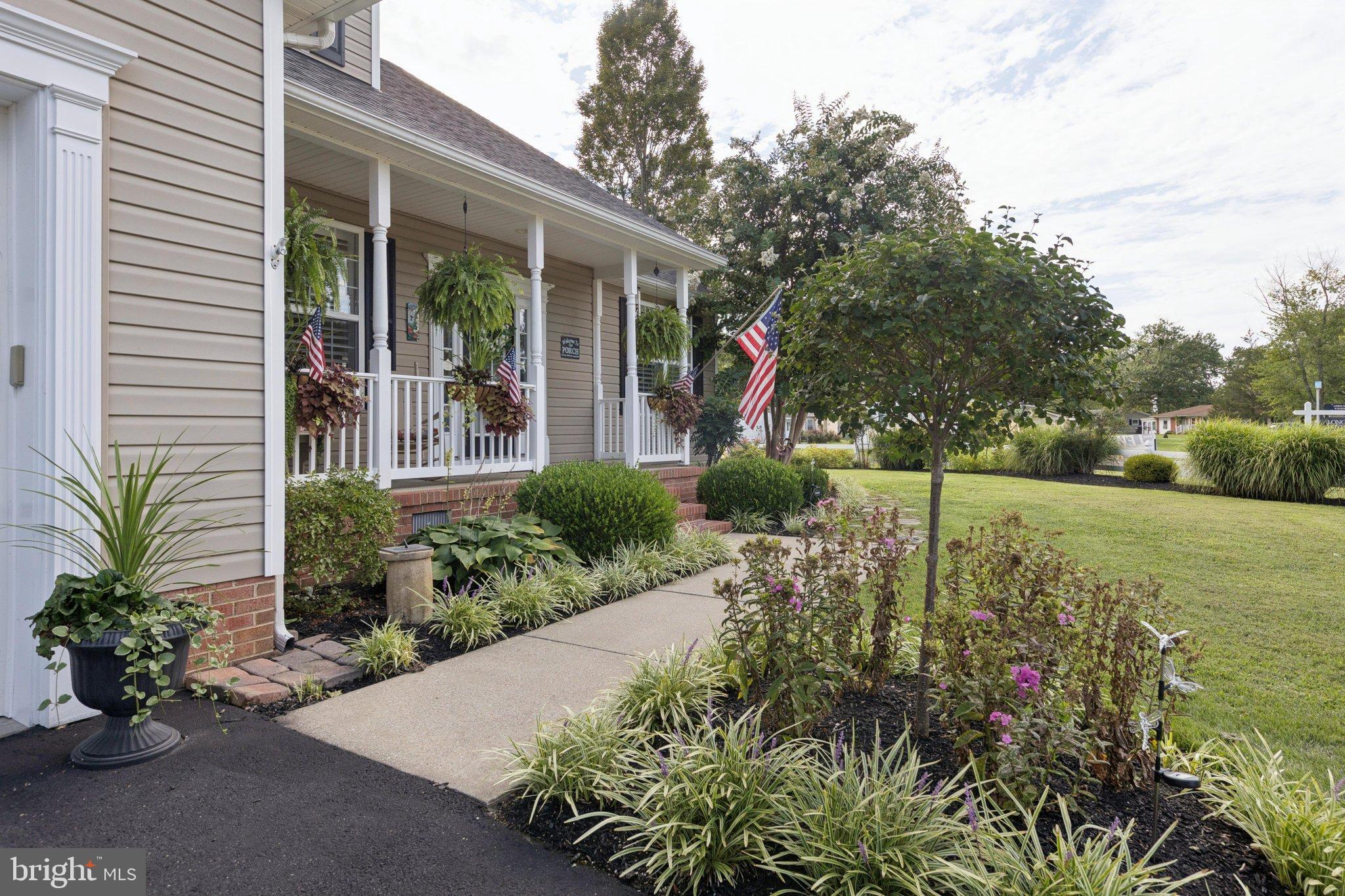 2 MIMOSA COURT