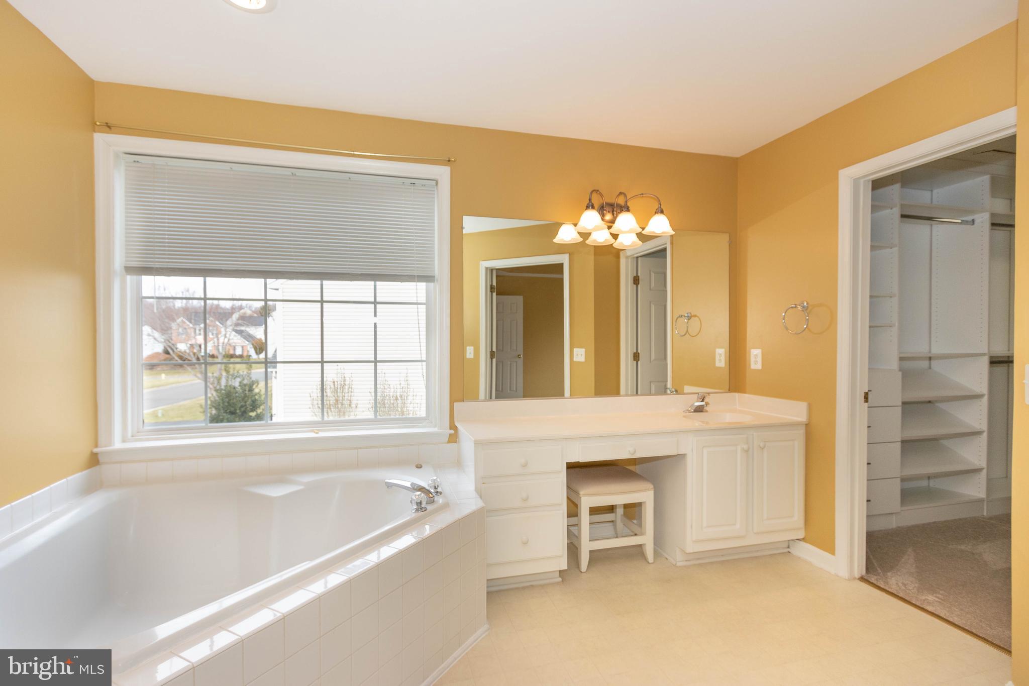 WINDING CREEK ESTATES - Residential Lease