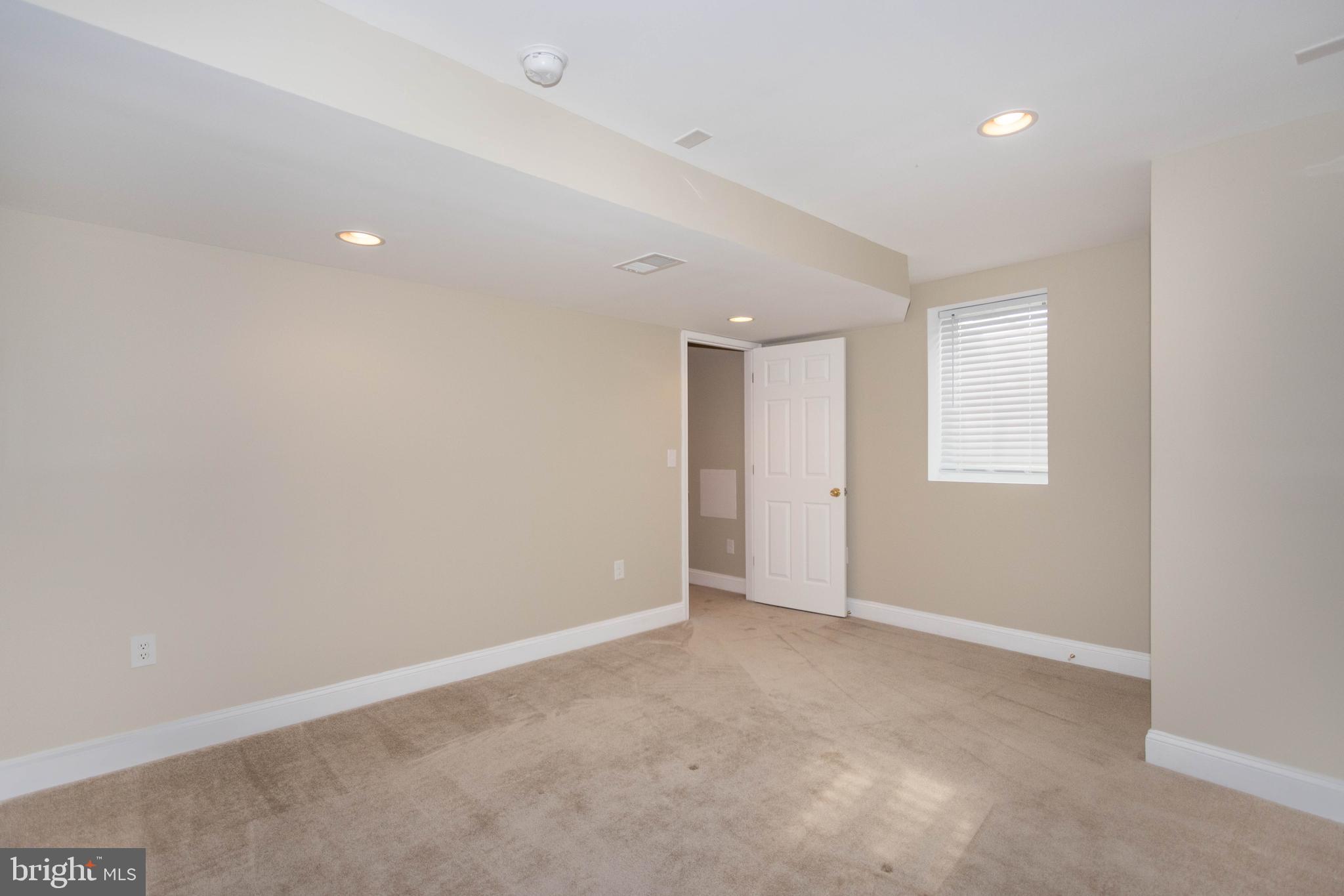 WINDING CREEK ESTATES - Residential Lease