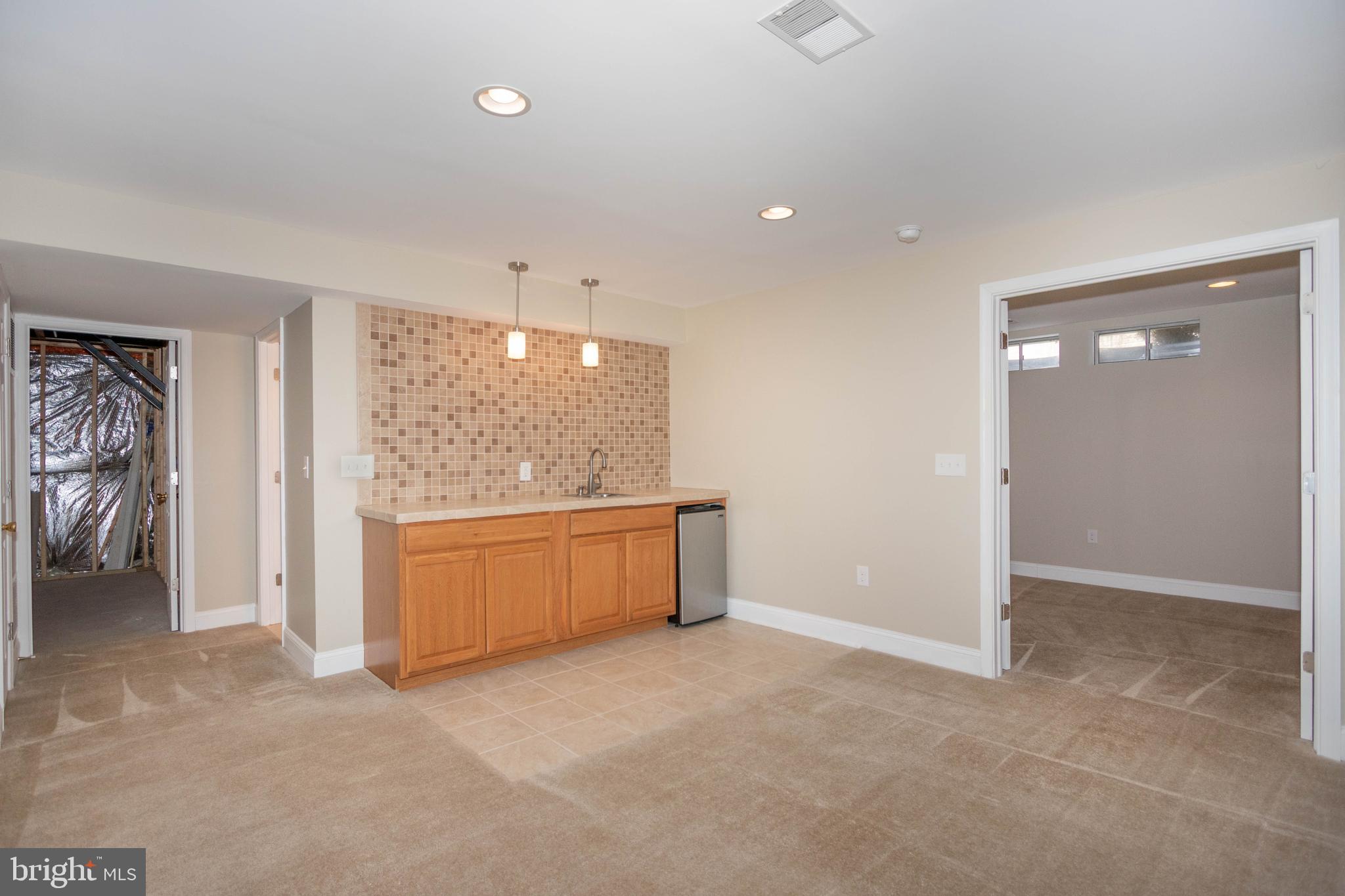 WINDING CREEK ESTATES - Residential Lease