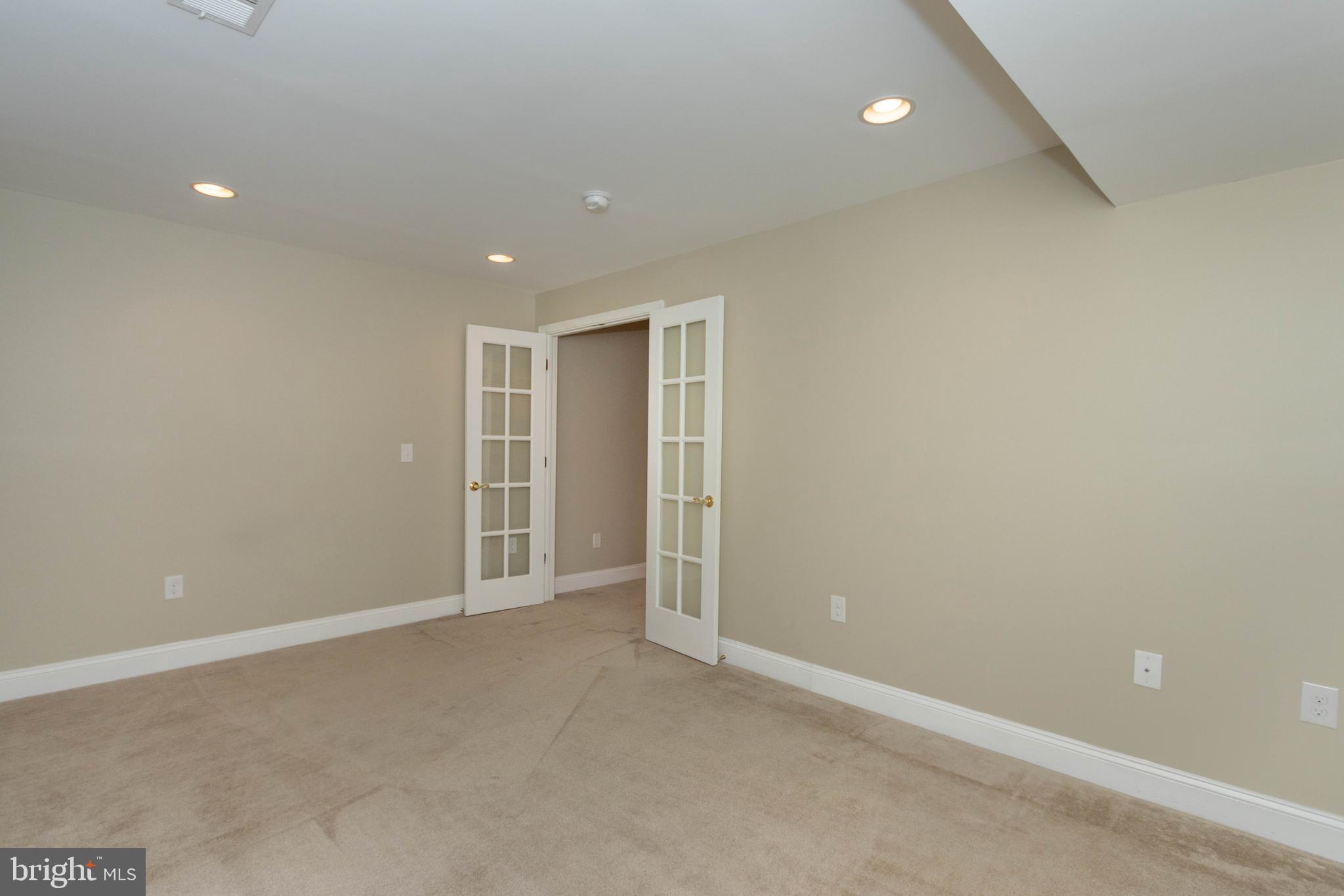 WINDING CREEK ESTATES - Residential Lease