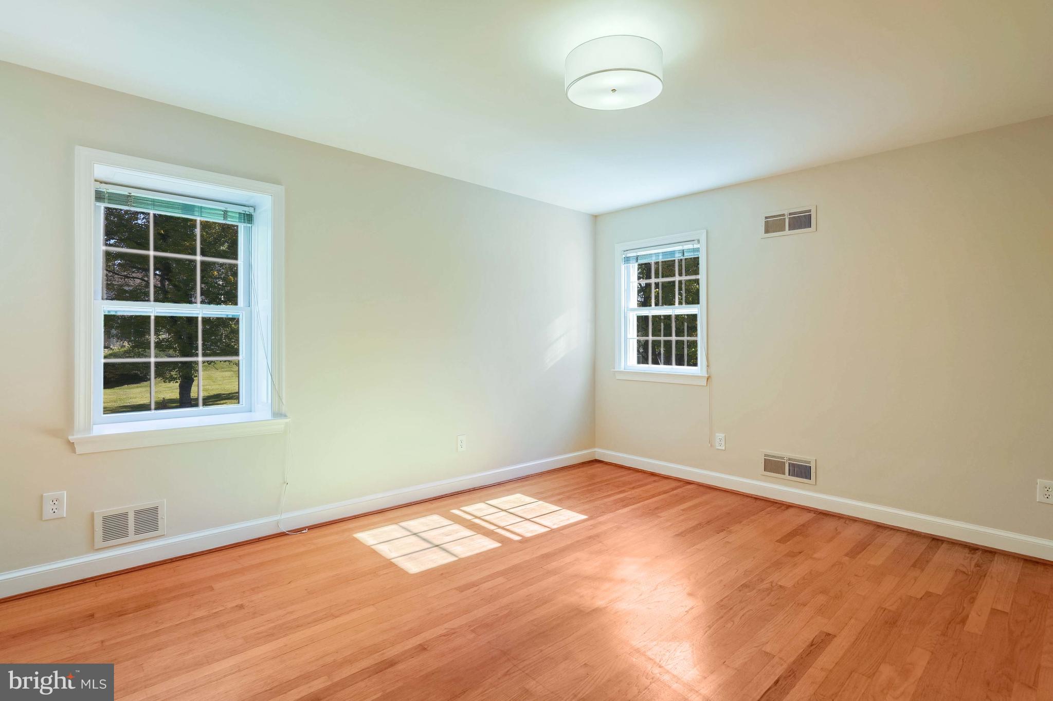 LUXMANOR - Residential