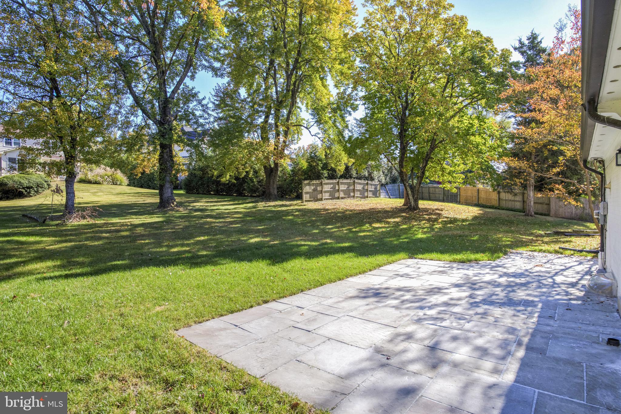 LUXMANOR - Residential