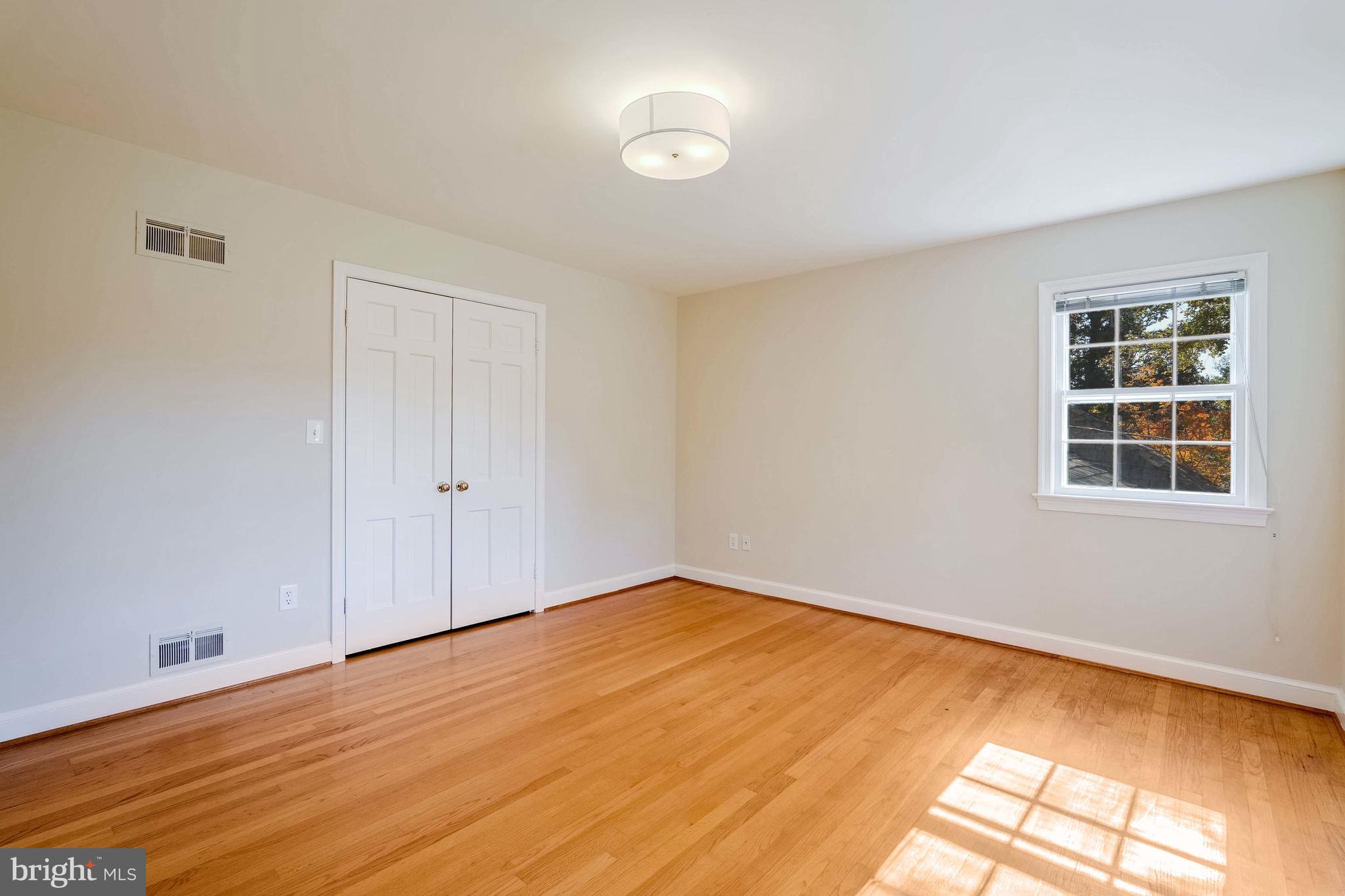 LUXMANOR - Residential