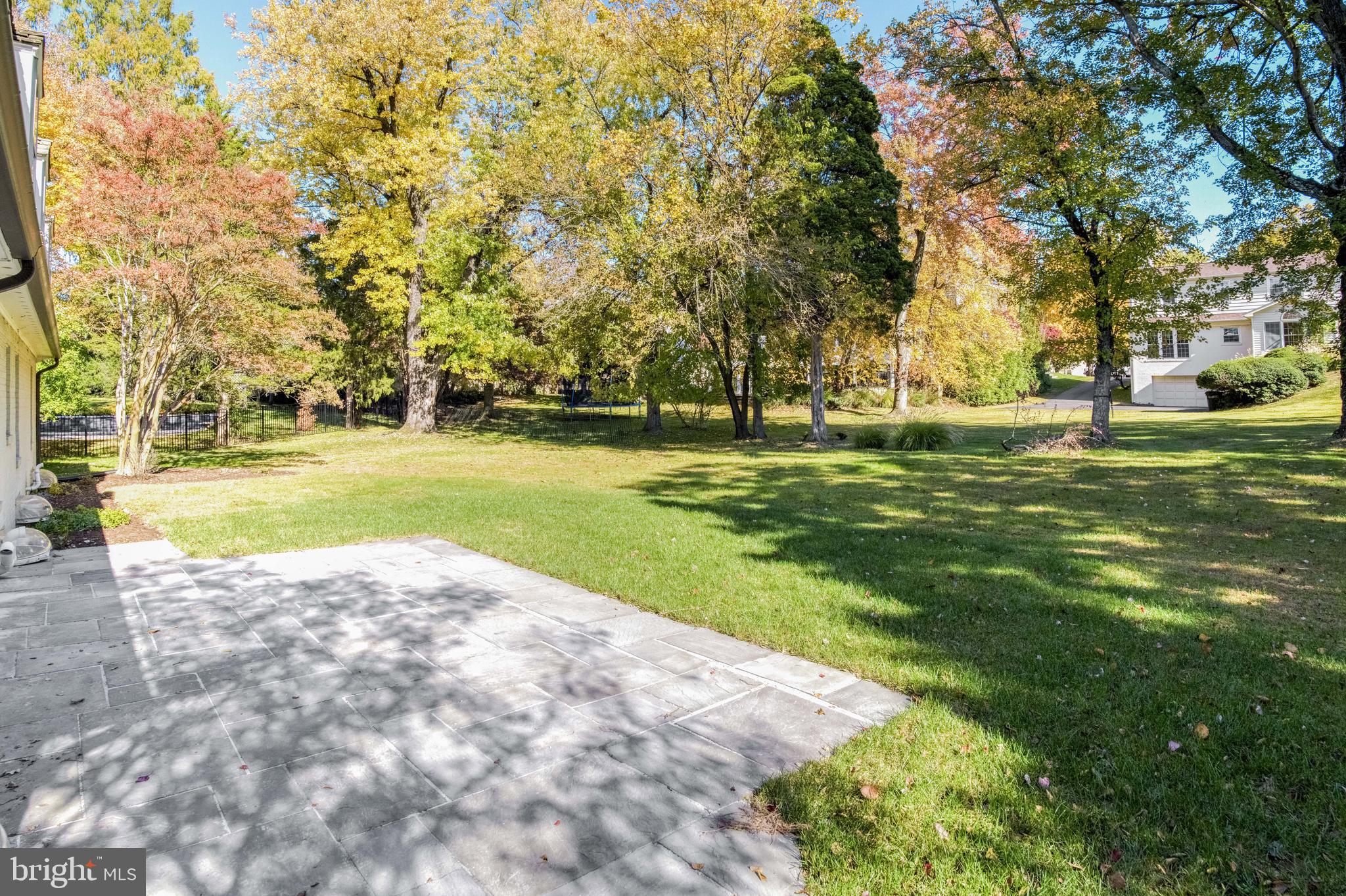 LUXMANOR - Residential