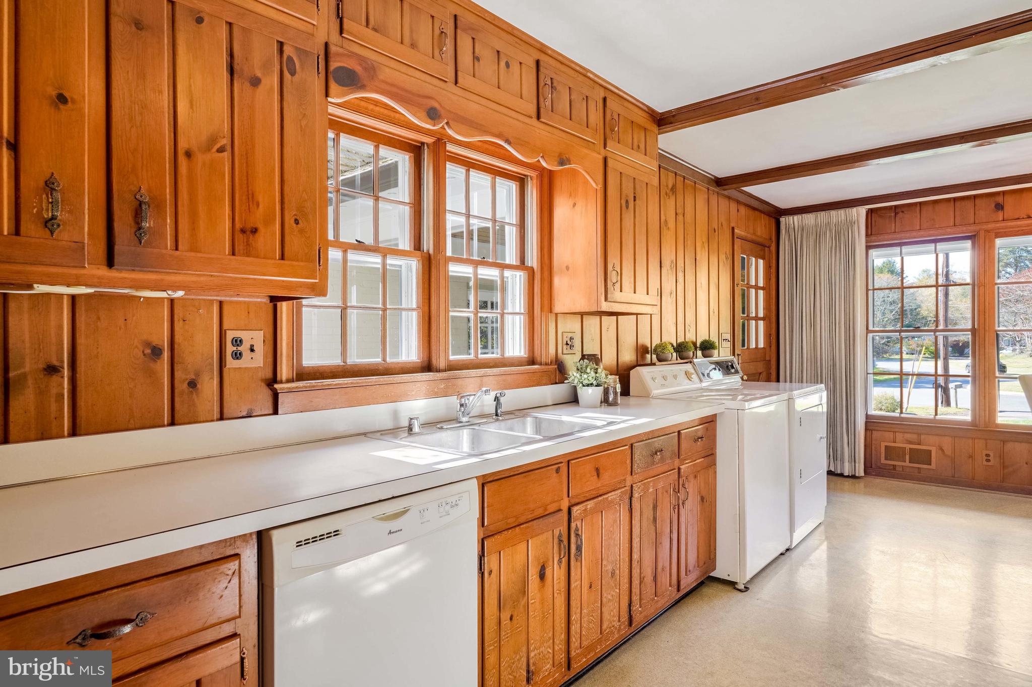 LUXMANOR - Residential