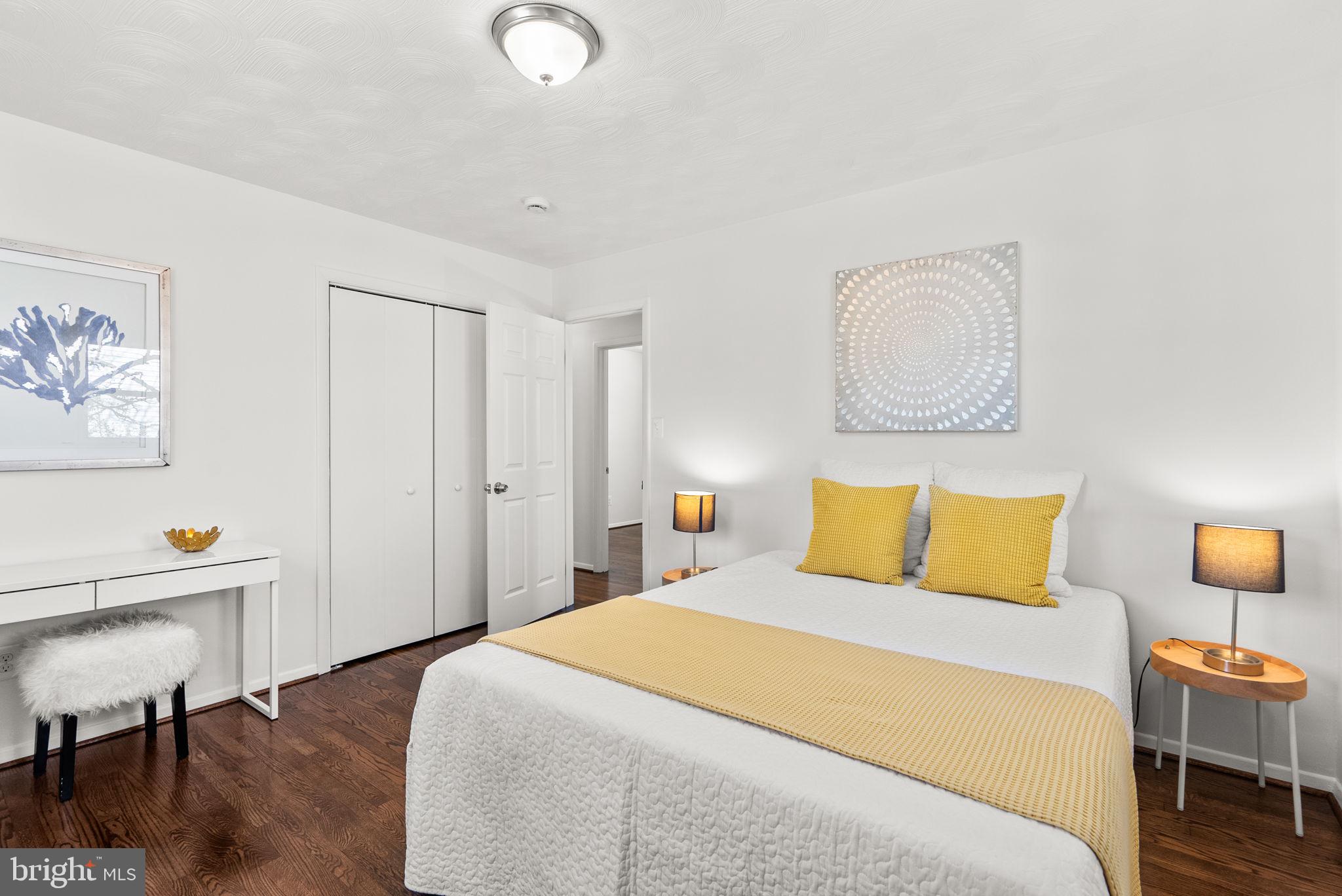 WHITFIELD KNOLLS - Residential