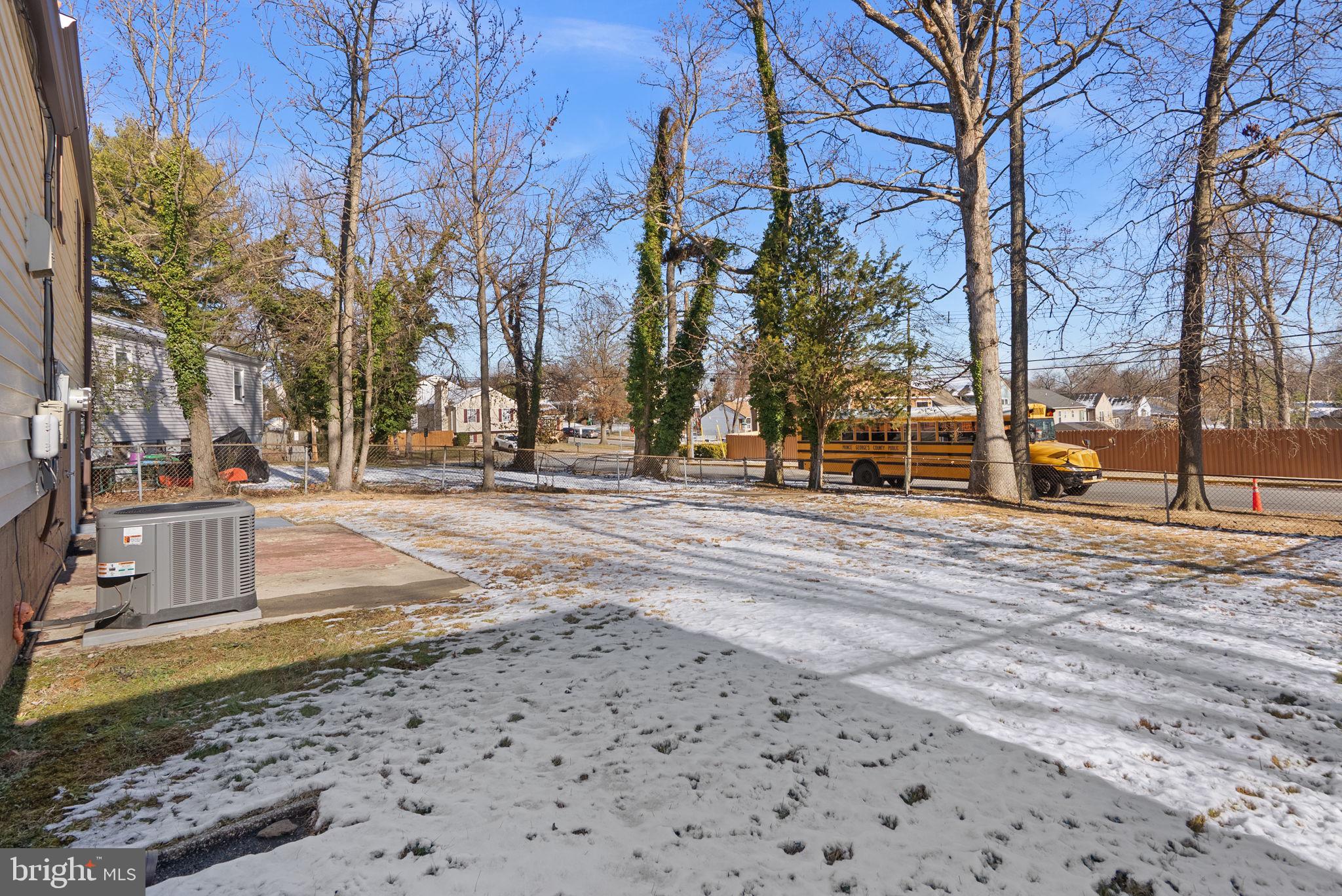 WHITFIELD KNOLLS - Residential