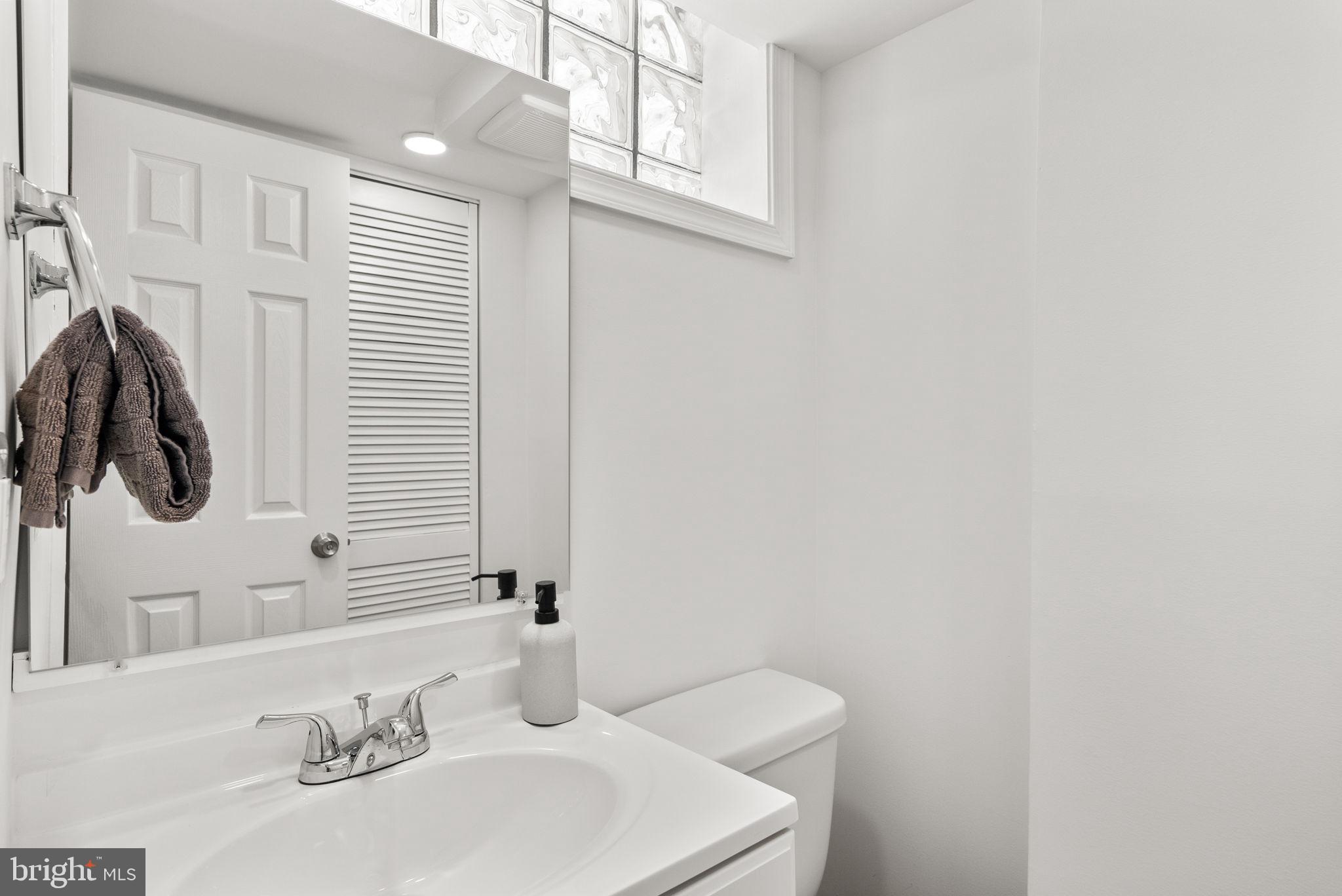 WHITFIELD KNOLLS - Residential