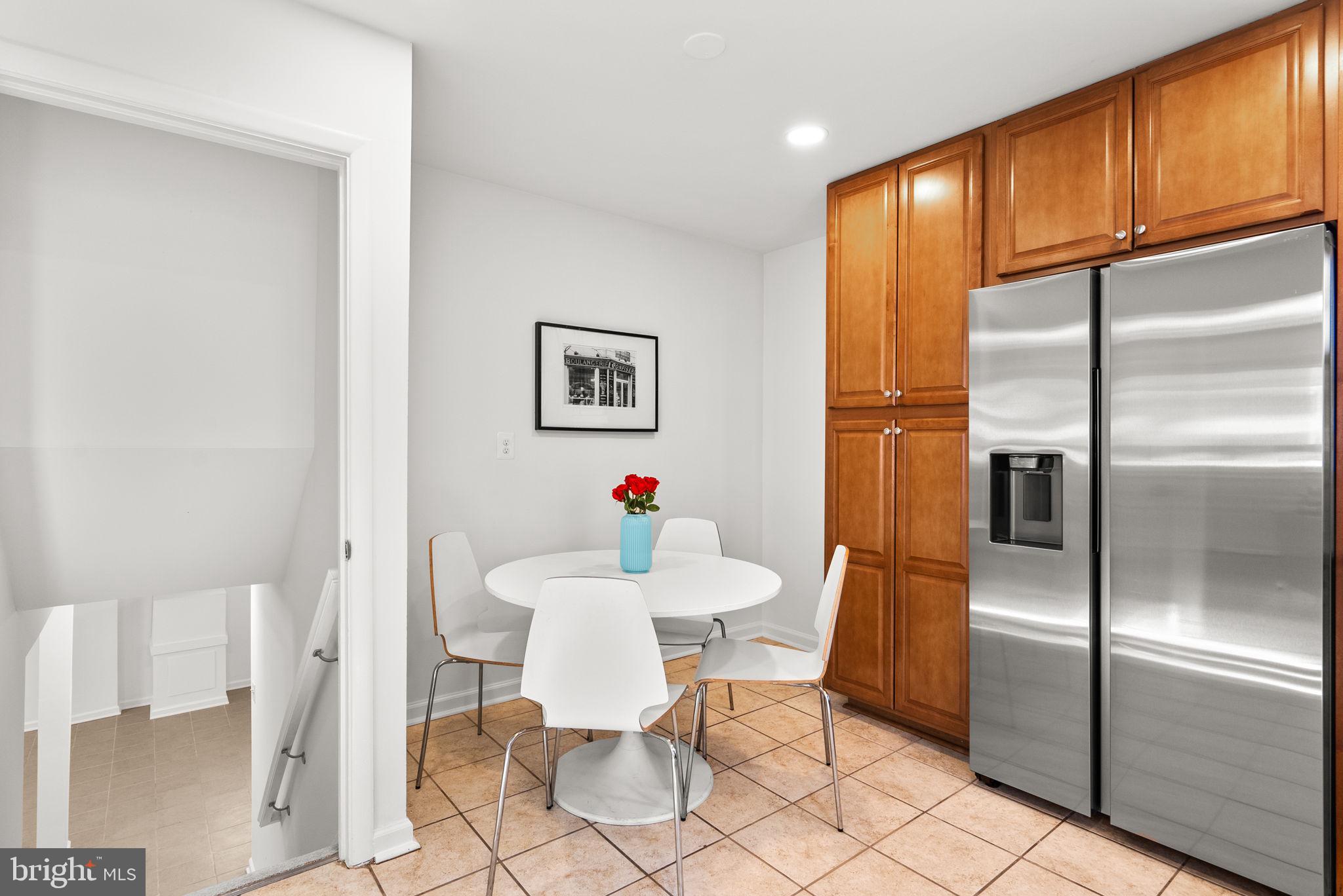 WHITFIELD KNOLLS - Residential