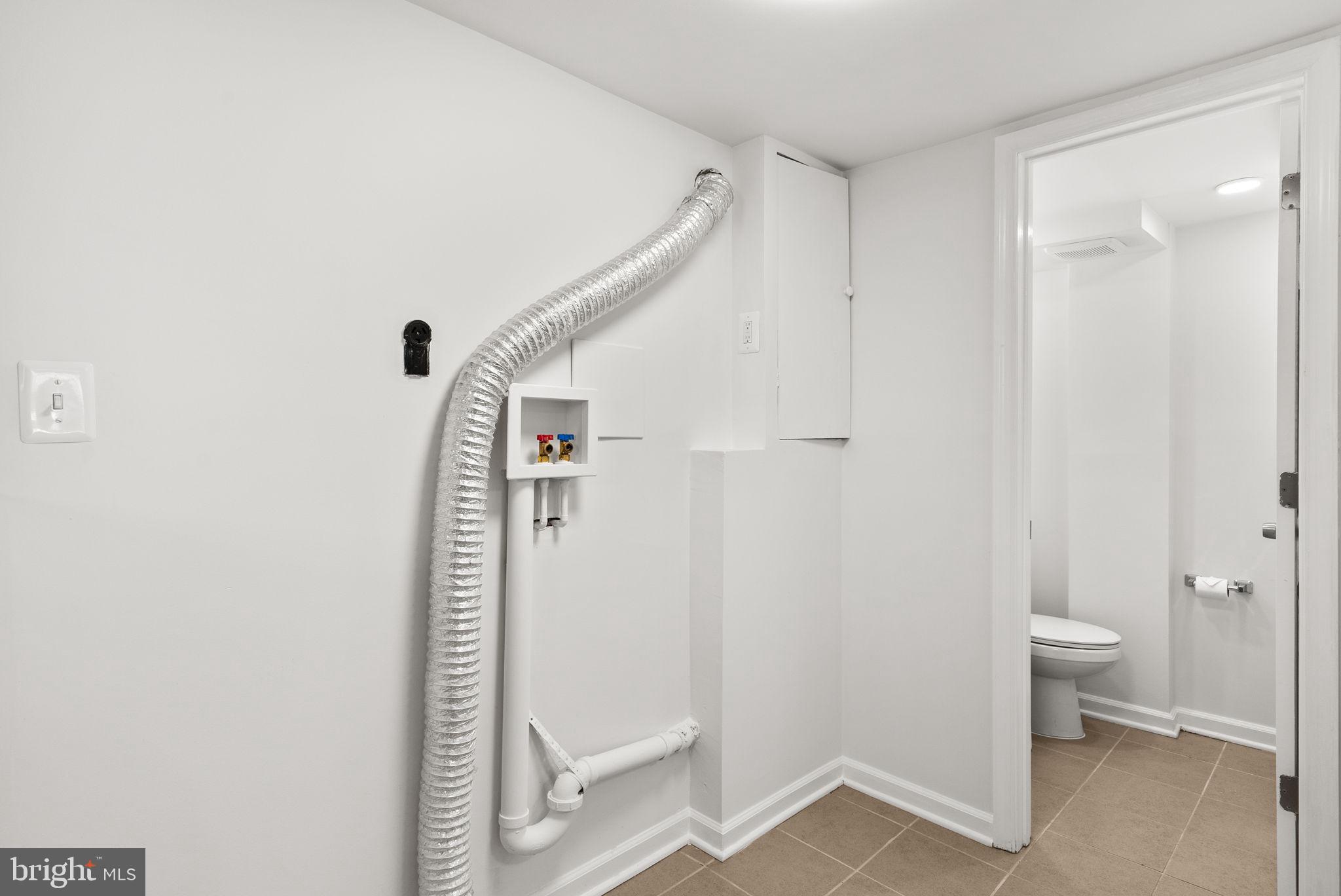 WHITFIELD KNOLLS - Residential