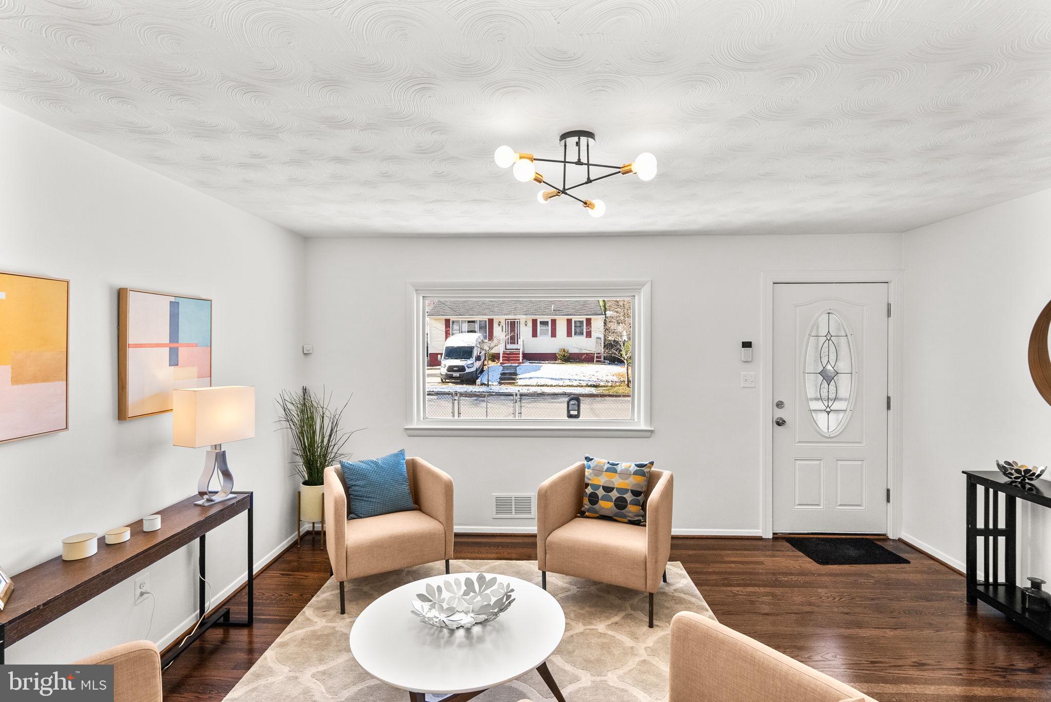 WHITFIELD KNOLLS - Residential