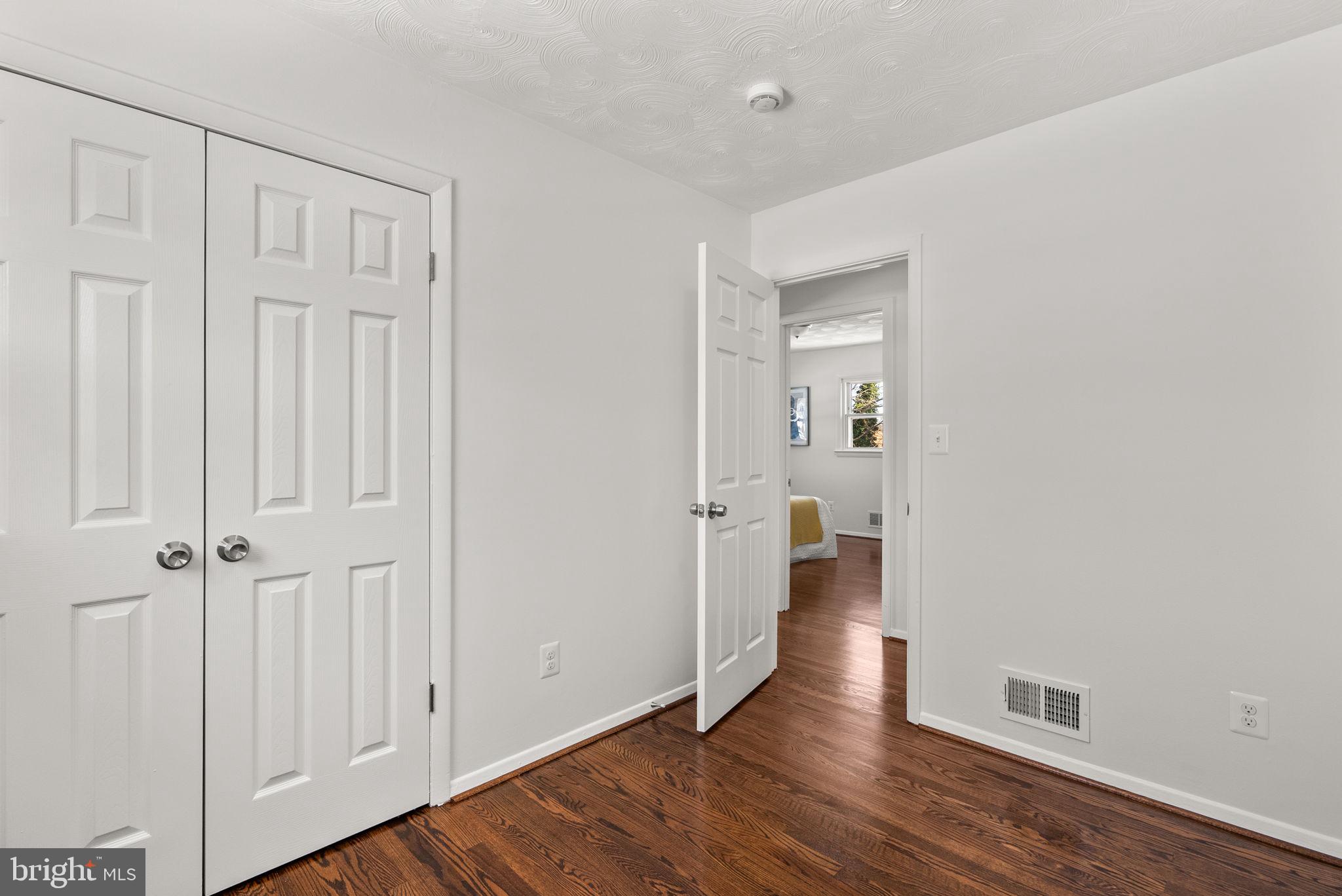 WHITFIELD KNOLLS - Residential