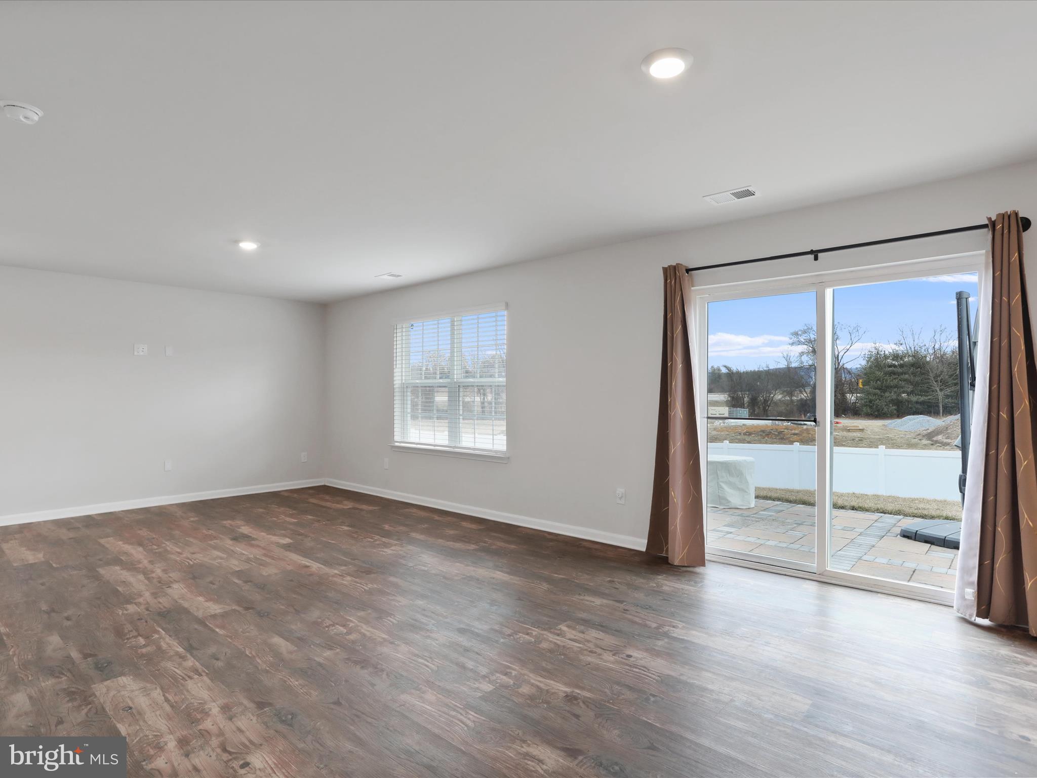 MAGNOLIA SPRINGS - Residential Lease