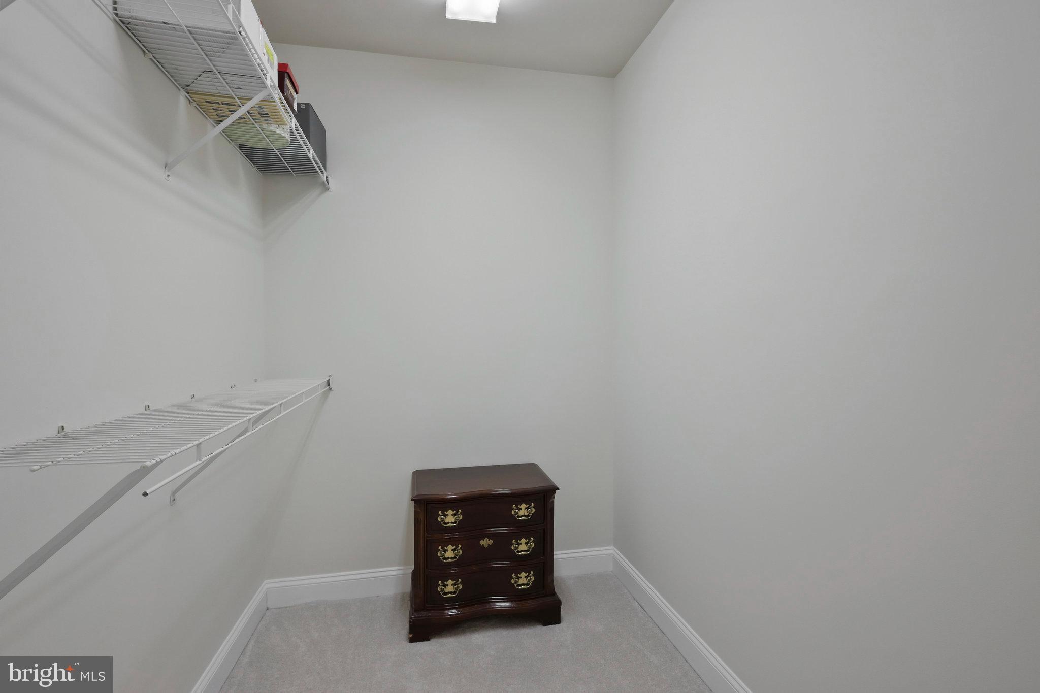 HOLLY PARK - Residential