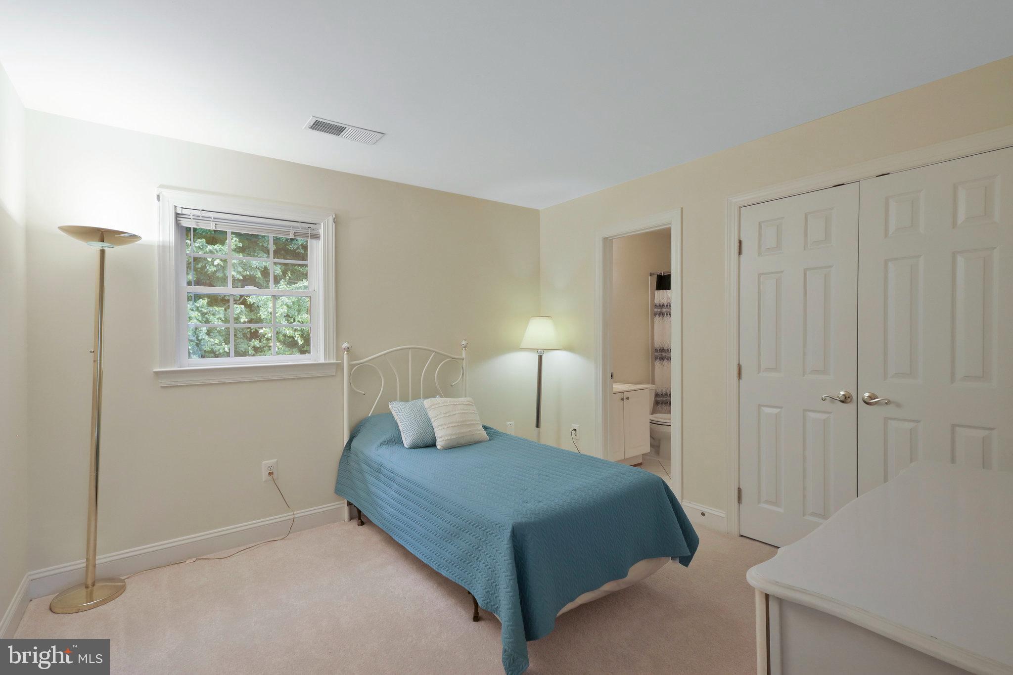 HOLLY PARK - Residential