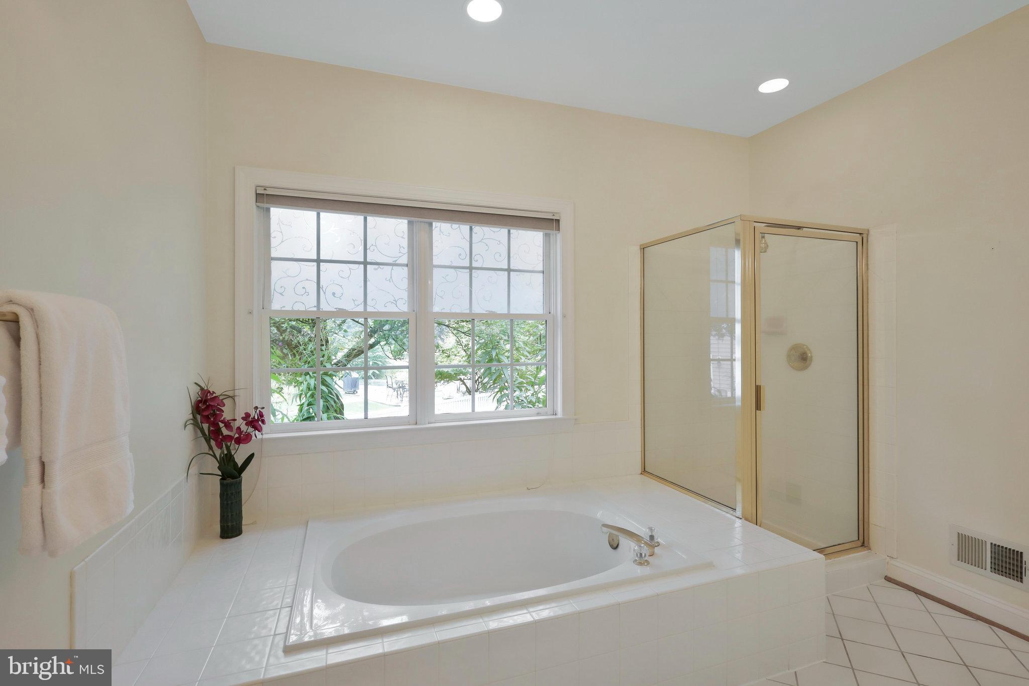 HOLLY PARK - Residential