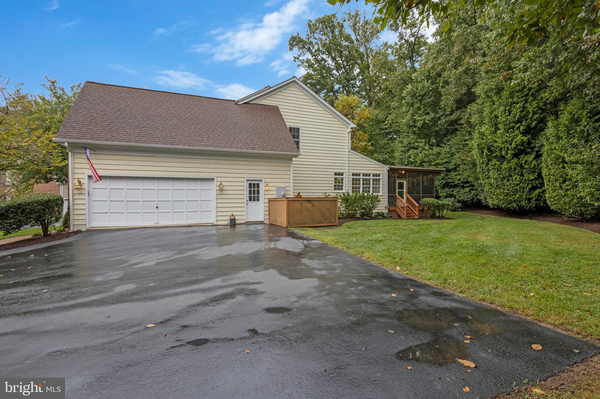 HOLLY PARK - Residential