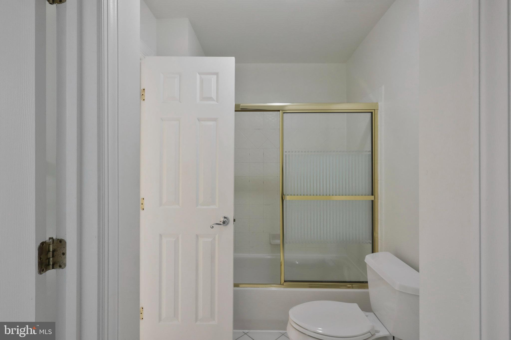 HOLLY PARK - Residential