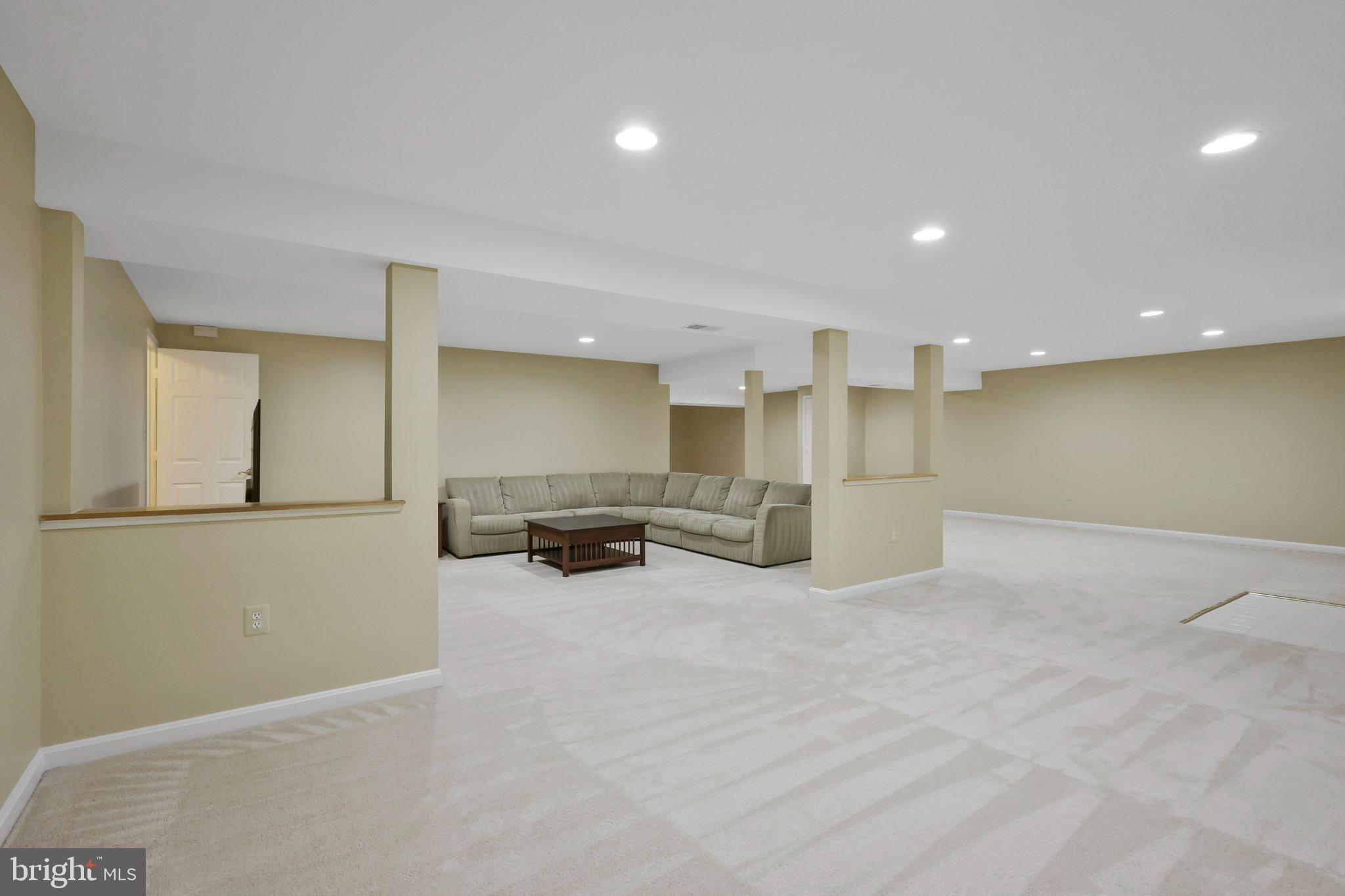 HOLLY PARK - Residential