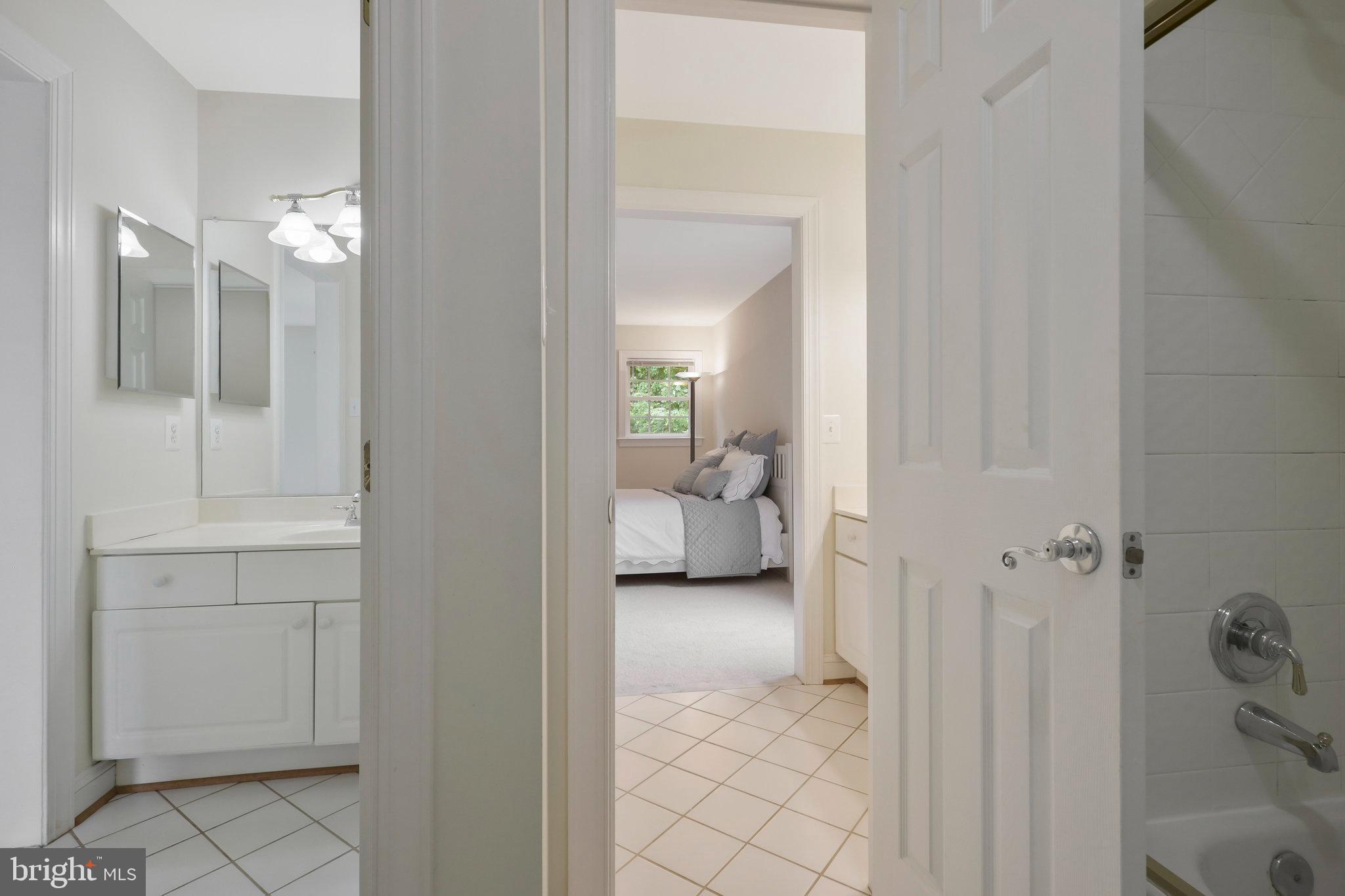 HOLLY PARK - Residential